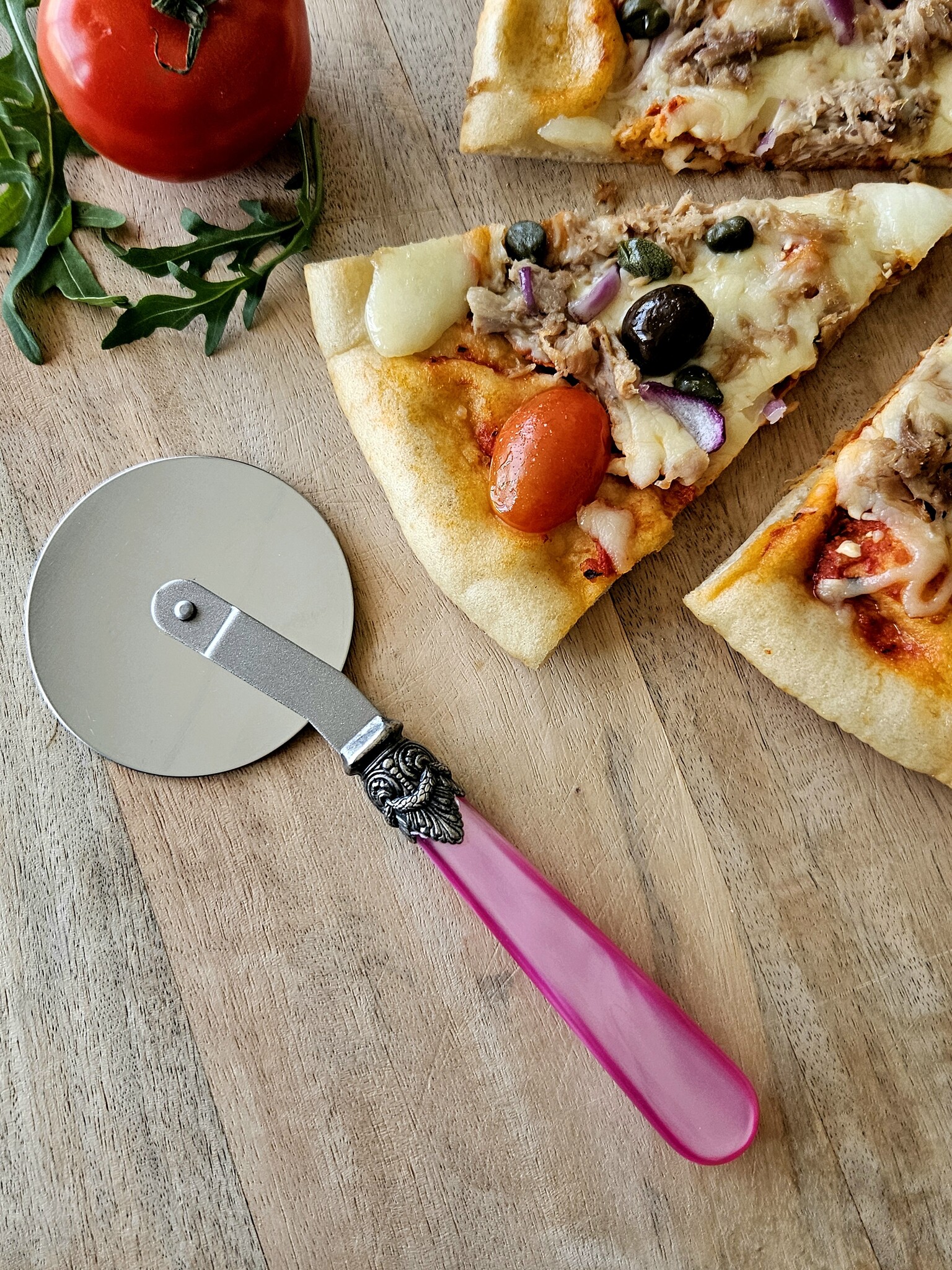 Cortador de Pizza, con mango Fucsia (nácar)