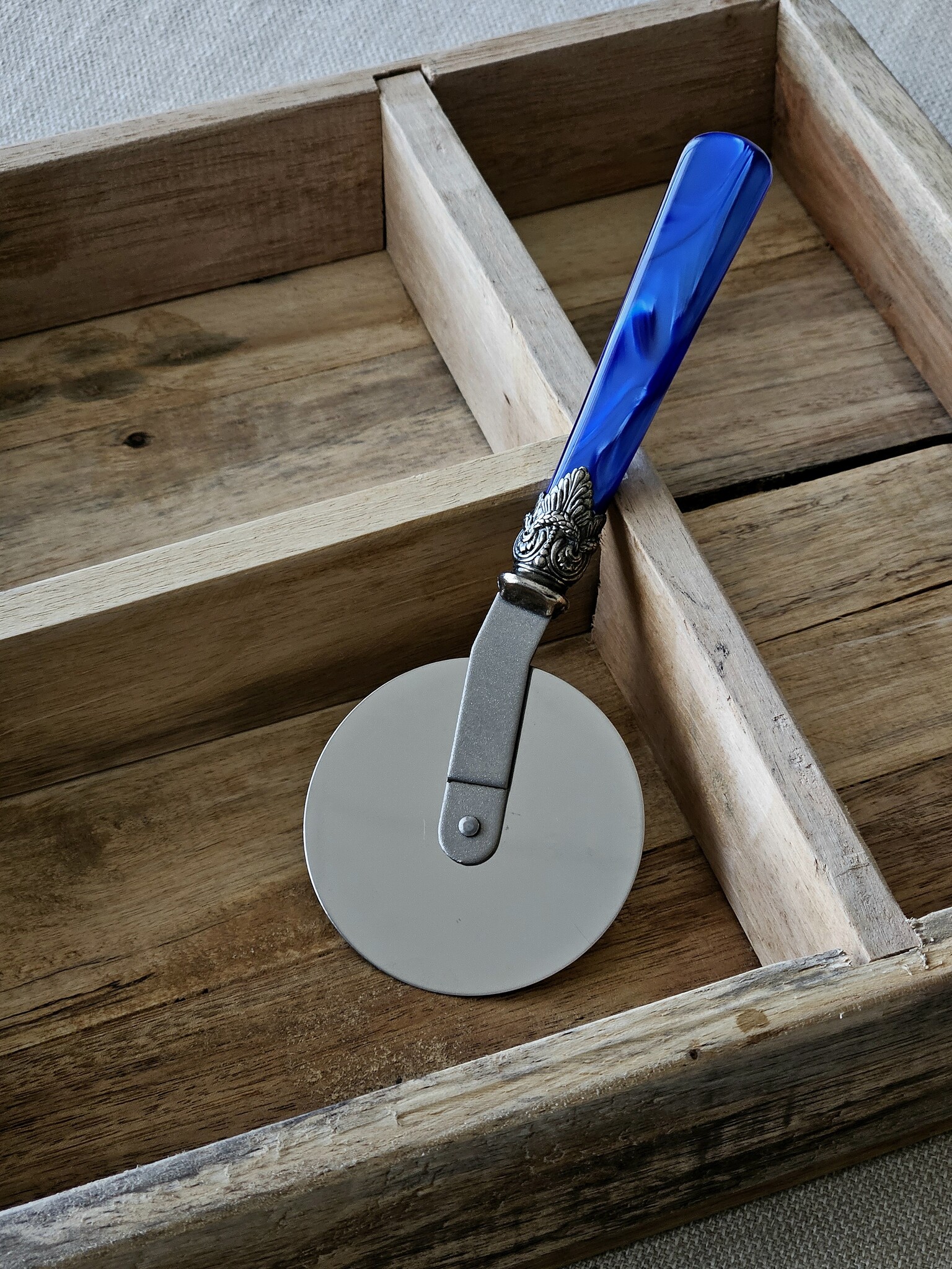 Pizzasnijder, met Blauw handvat (parelmoerglans)