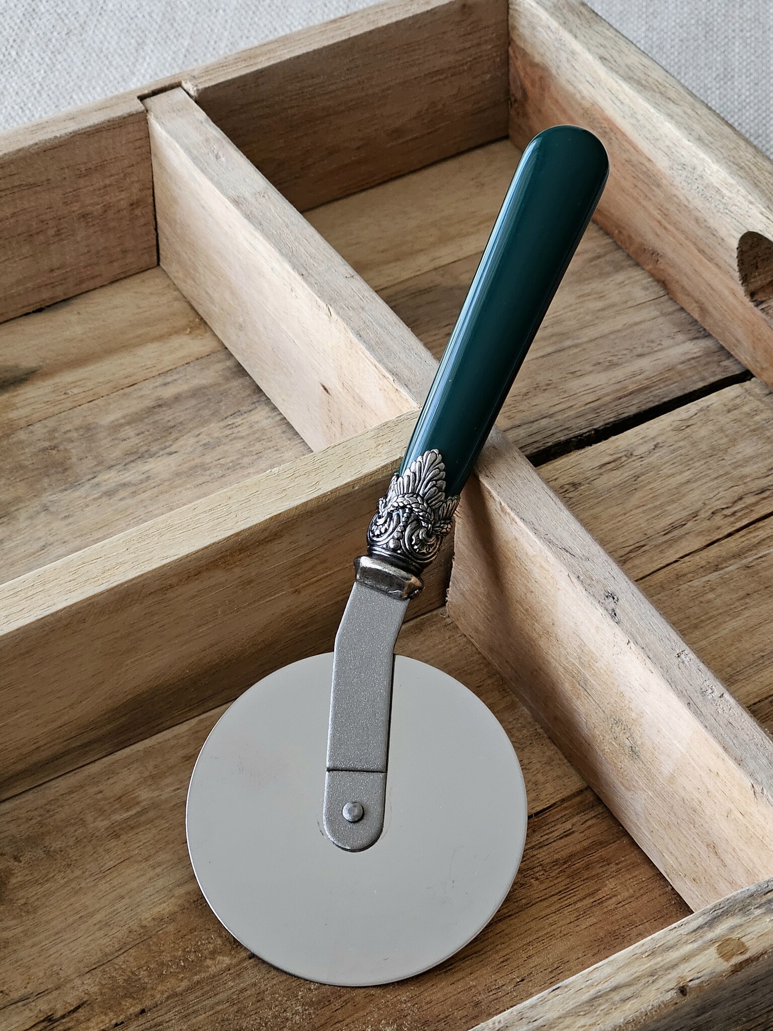 Coupe-Pizza, avec manche Vert (uni)