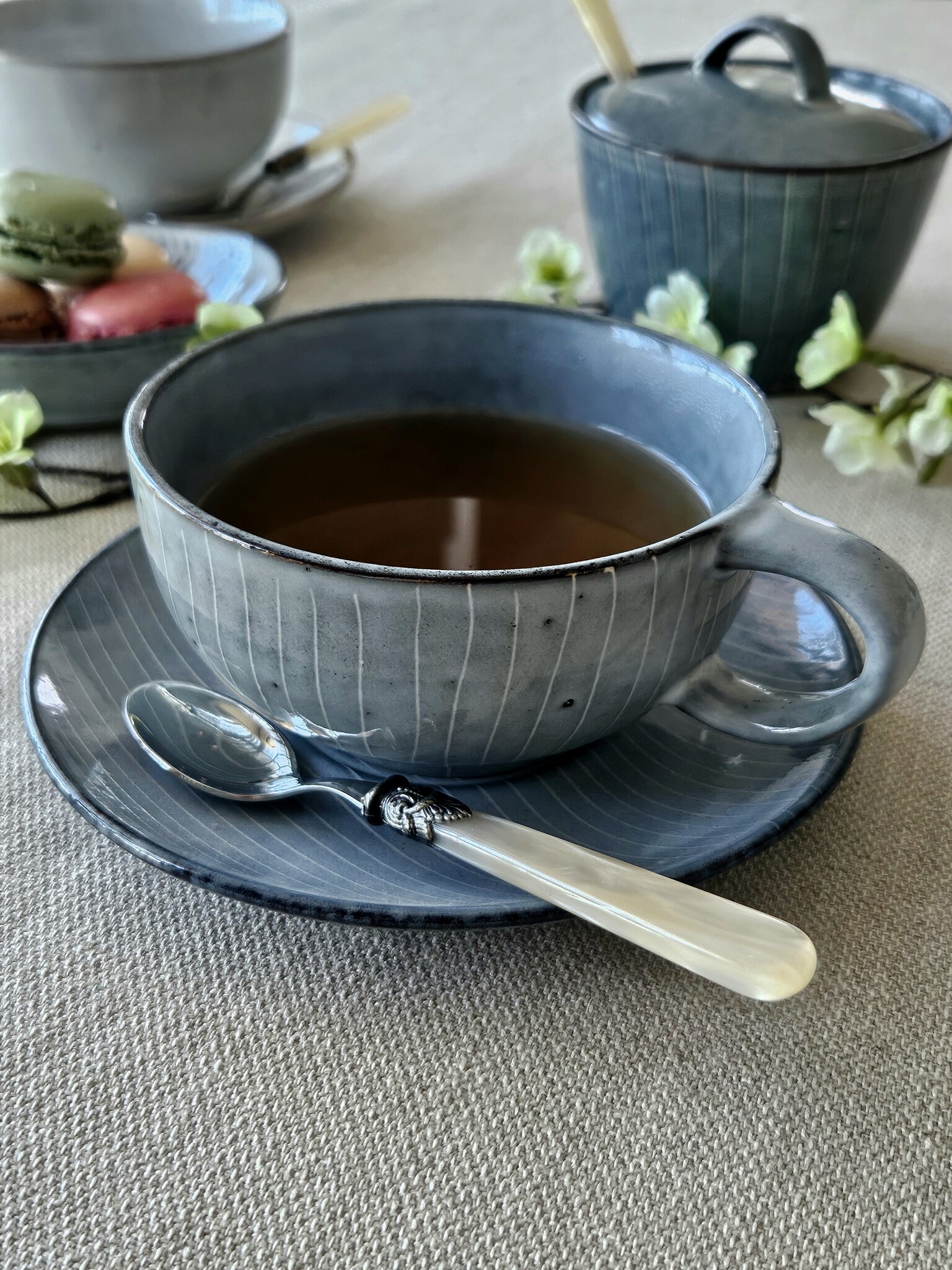 Cuillère à Thé, petite, avec manche Ivoire (éclat nacré)