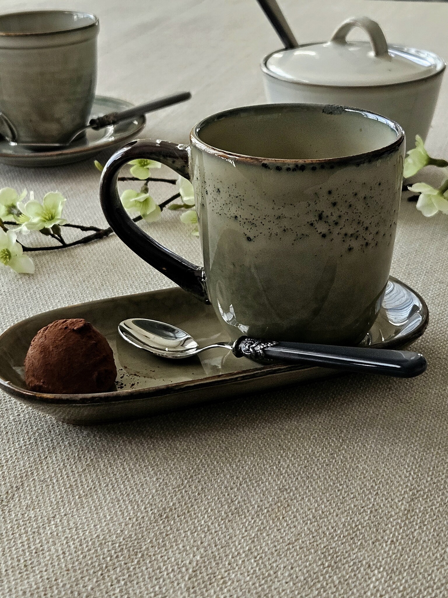 Cuillère à Thé, petite, avec manche Gris (nacré)