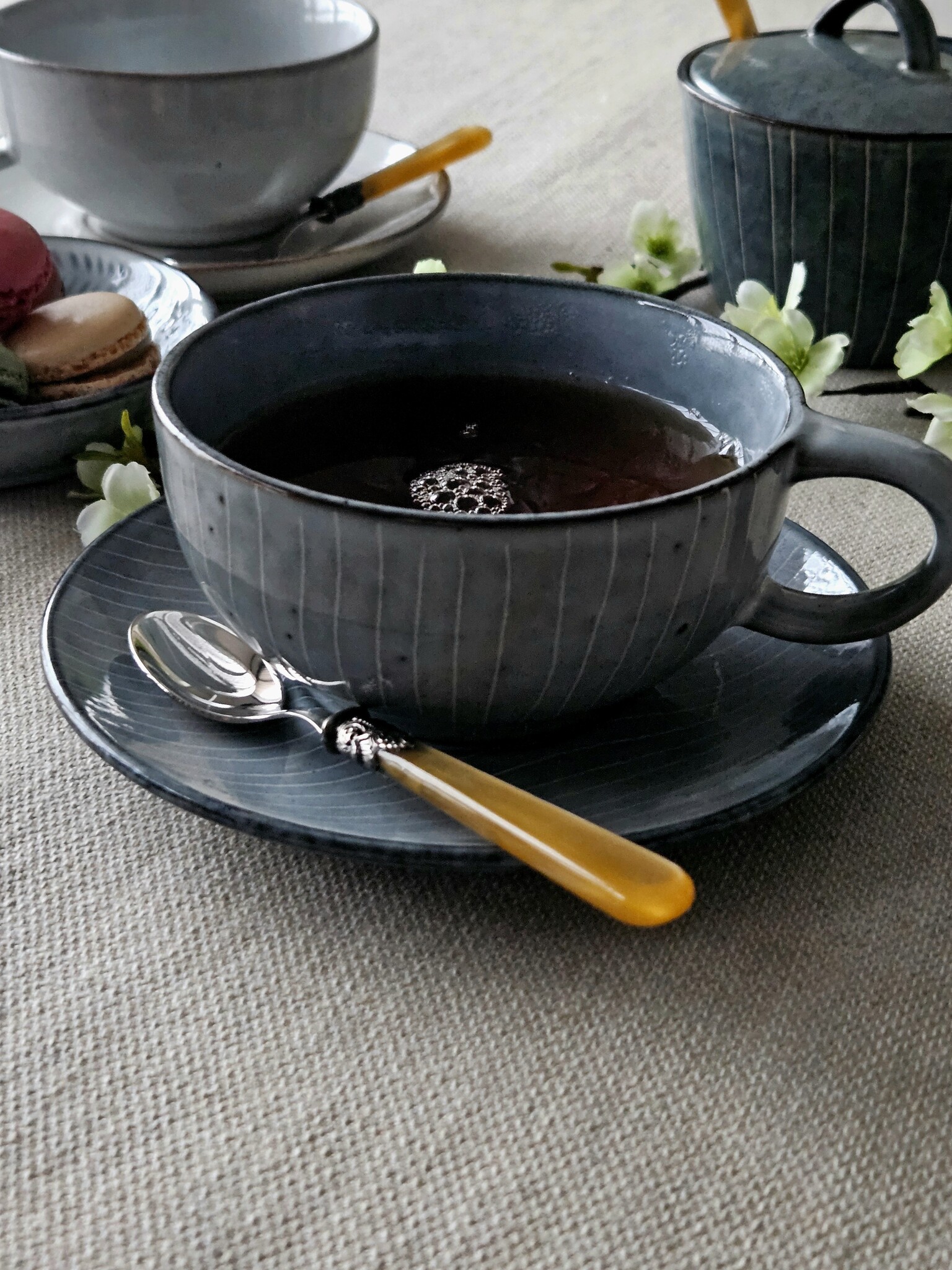 Teaspoon, small, with Honey Gold handle (mother-of-pearl sheen)