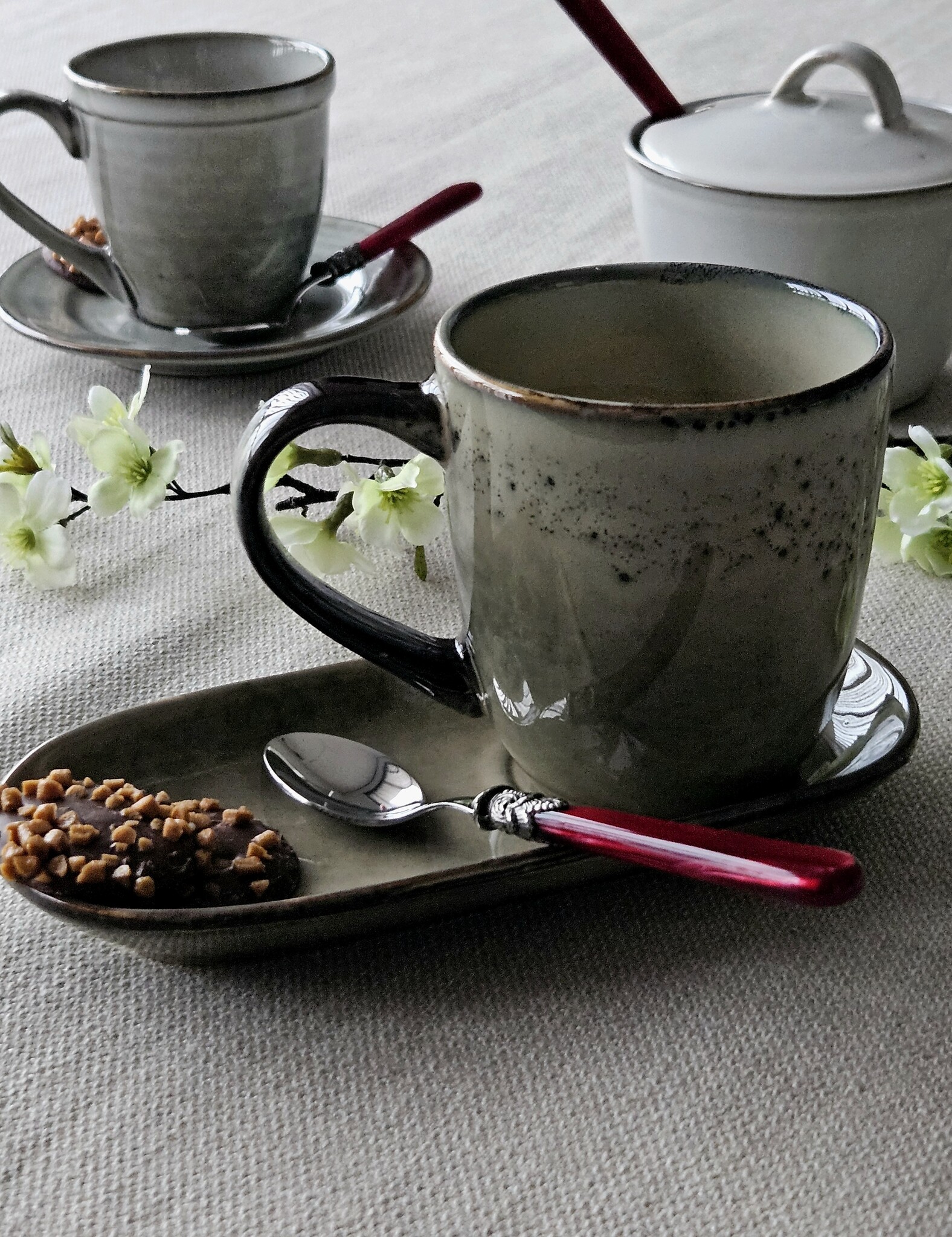 Teaspoon, small, with Red handle (mother-of-pearl sheen)