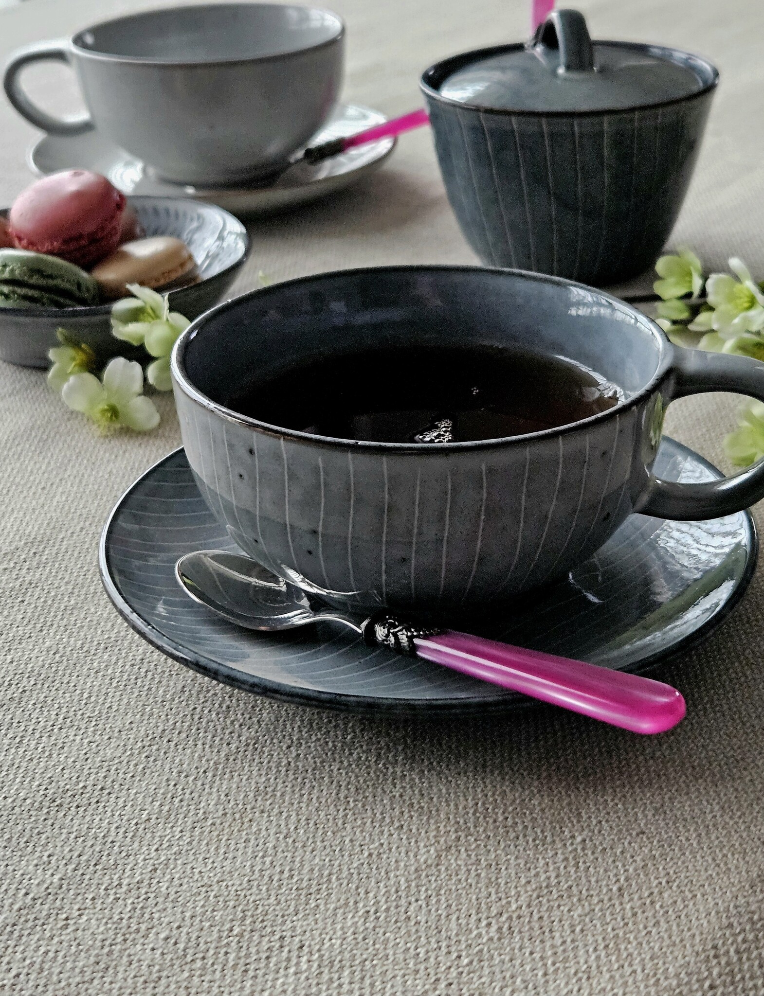 Theelepel, klein, met Fuchsia handvat (parelmoerglans)