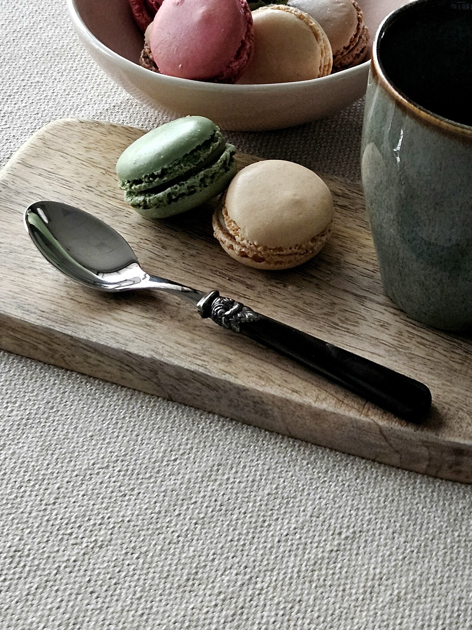 Teaspoon, with Brown handle (mother-of-pearl sheen)