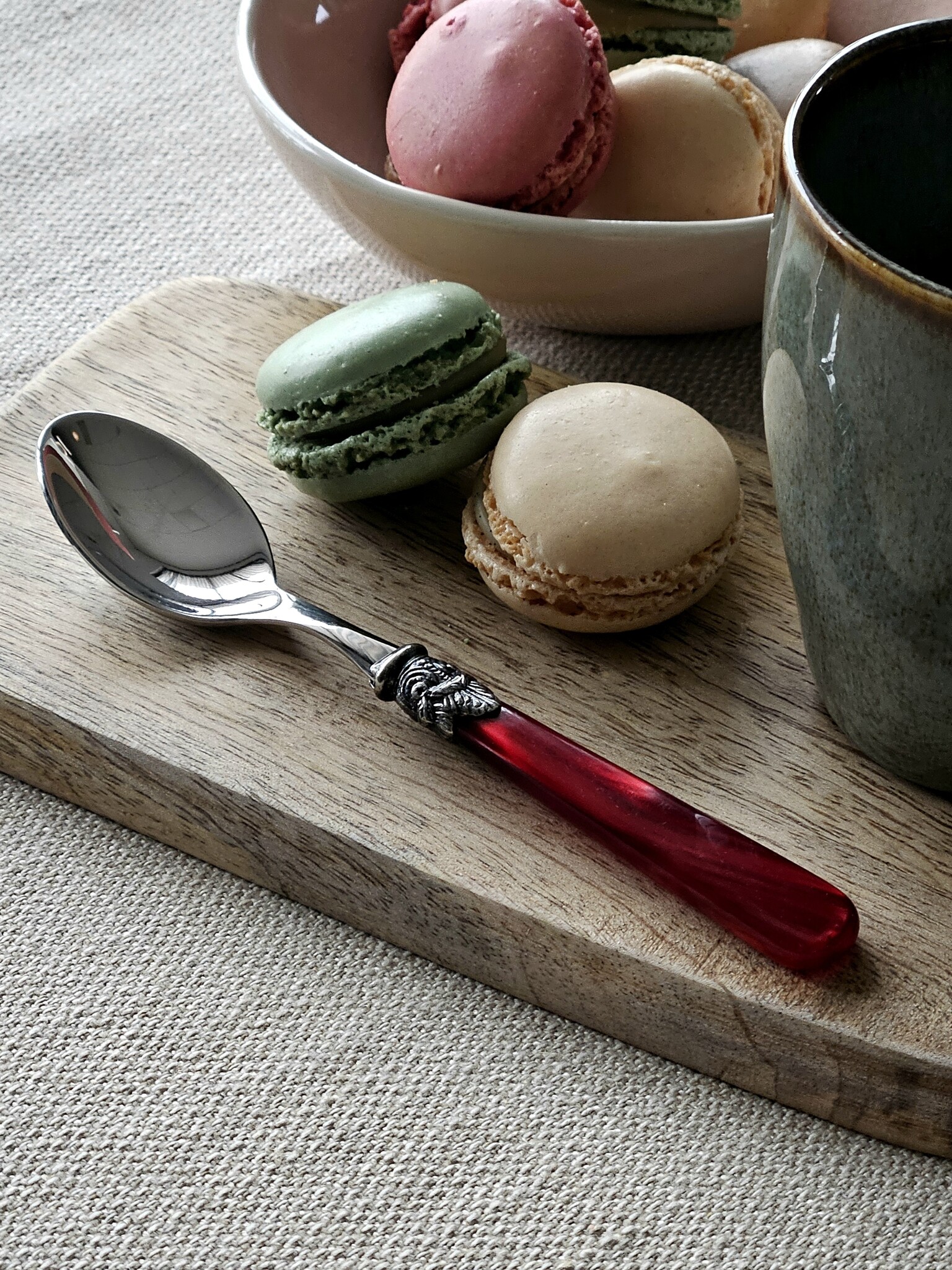 Cuillère à Thé, avec manche Rouge (éclat nacré)