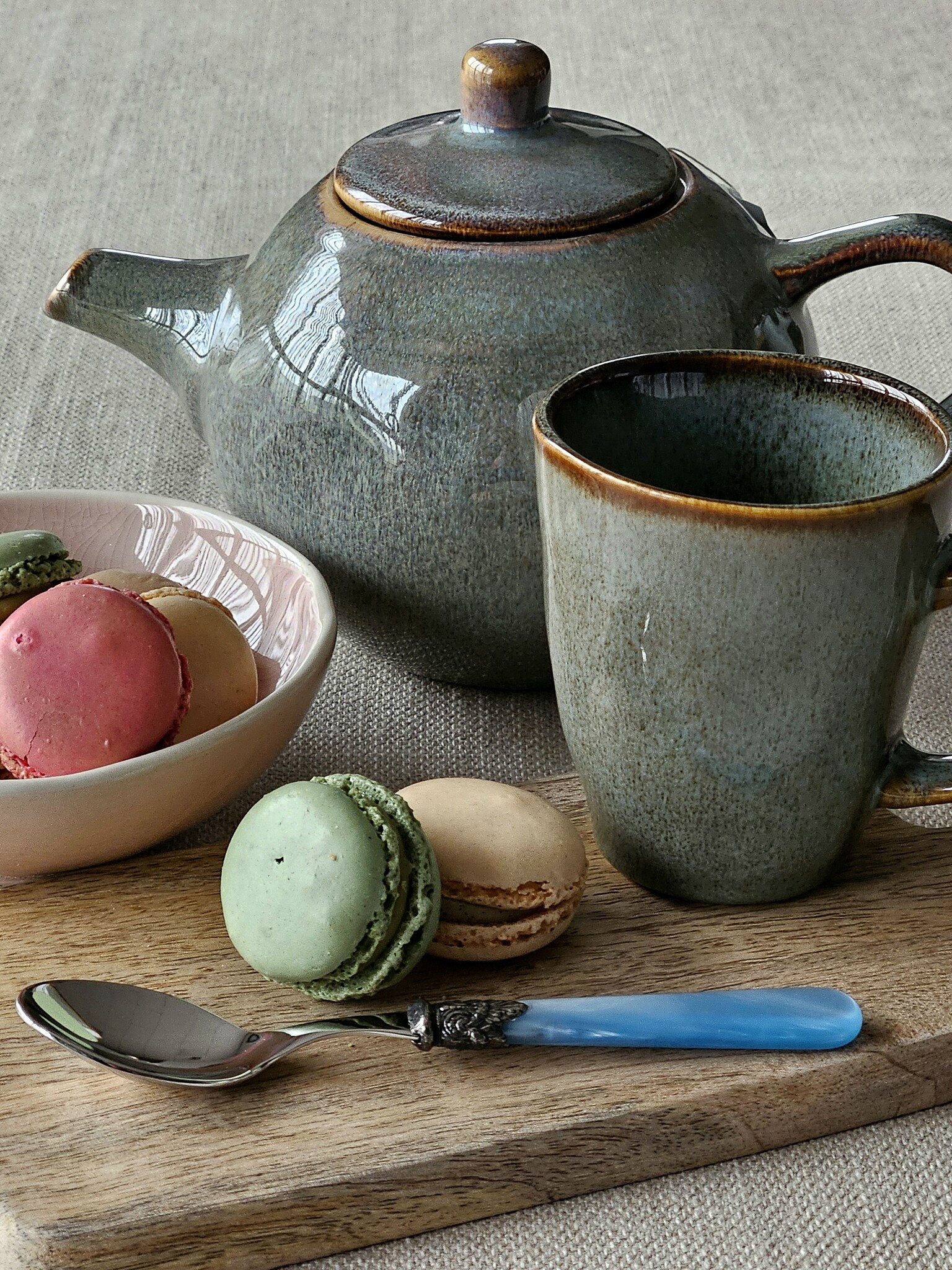 Teaspoon, with Light Blue Handle (mother-of-pearl sheen)