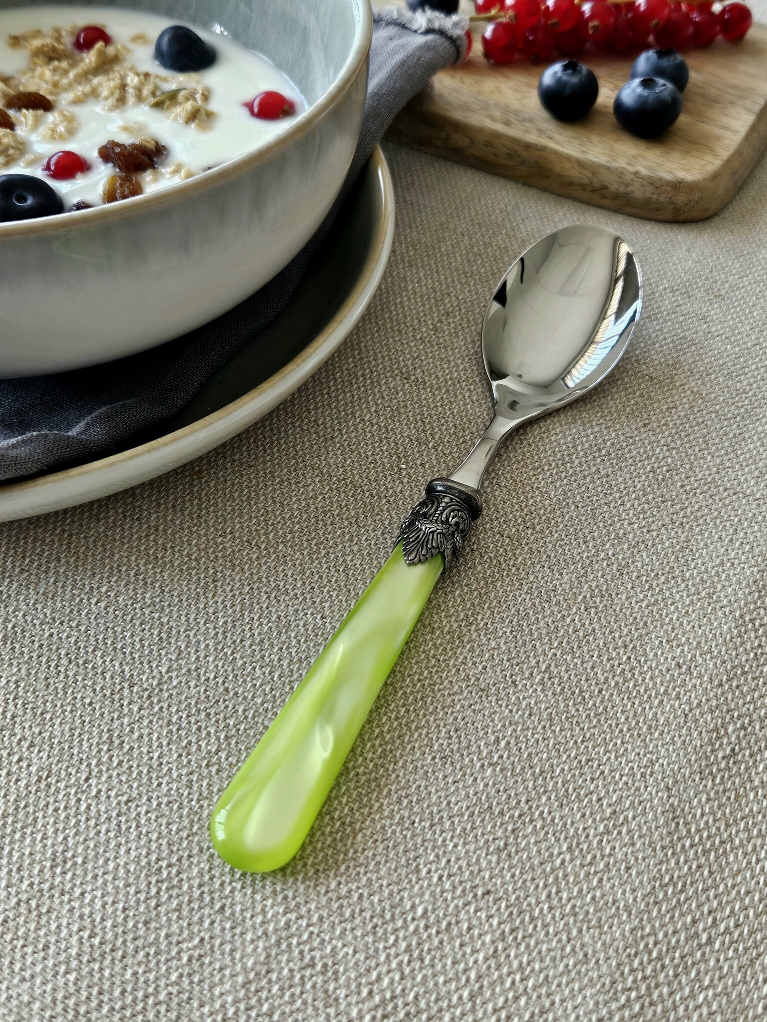 Spoon, Light Green (mother-of-pearl sheen), Breakfast