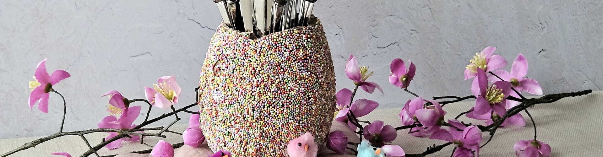 Make Easter a colorful celebration with our EME Napoleon cutlery!