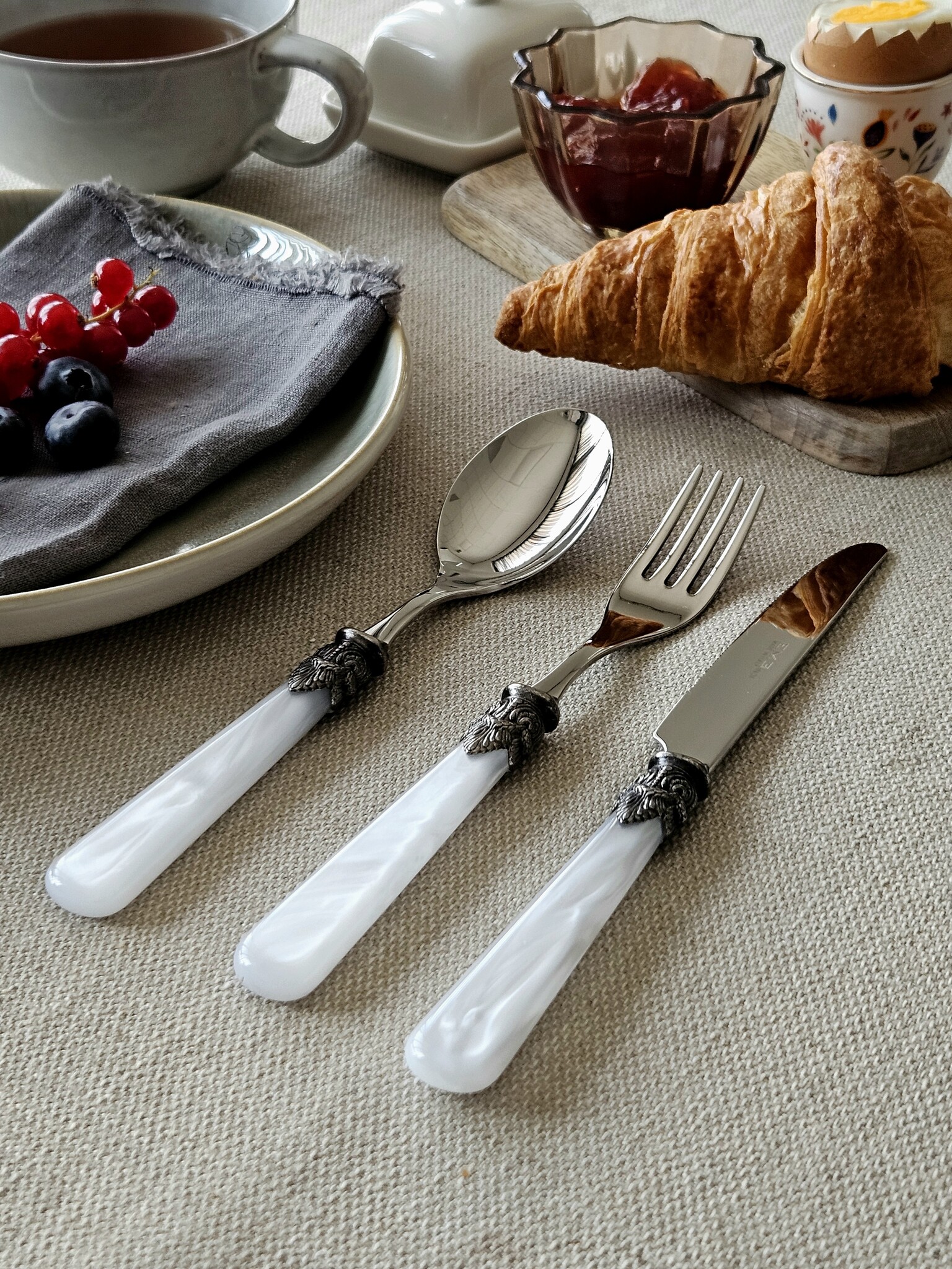 3-teiliges Besteckset, 1 Person, Weiß (perlmutt), perfekt als Frühstücksbesteck