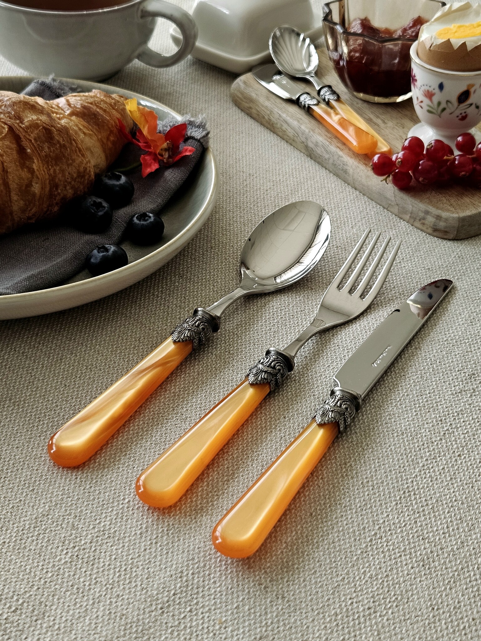 3-teiliges Besteckset, 1 Person, Orange (perlmutt), perfekt als Frühstücksbesteck