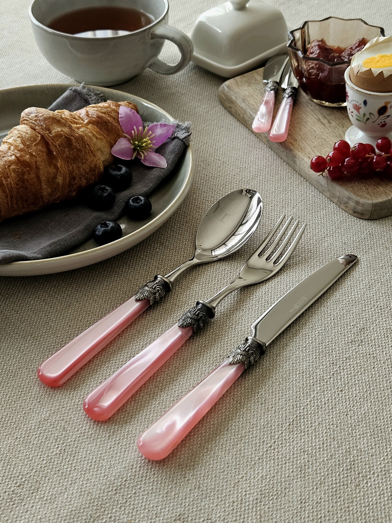 3-teiliges Besteckset, 1 Person, Rosa (perlmutt), perfekt als Frühstücksbesteck