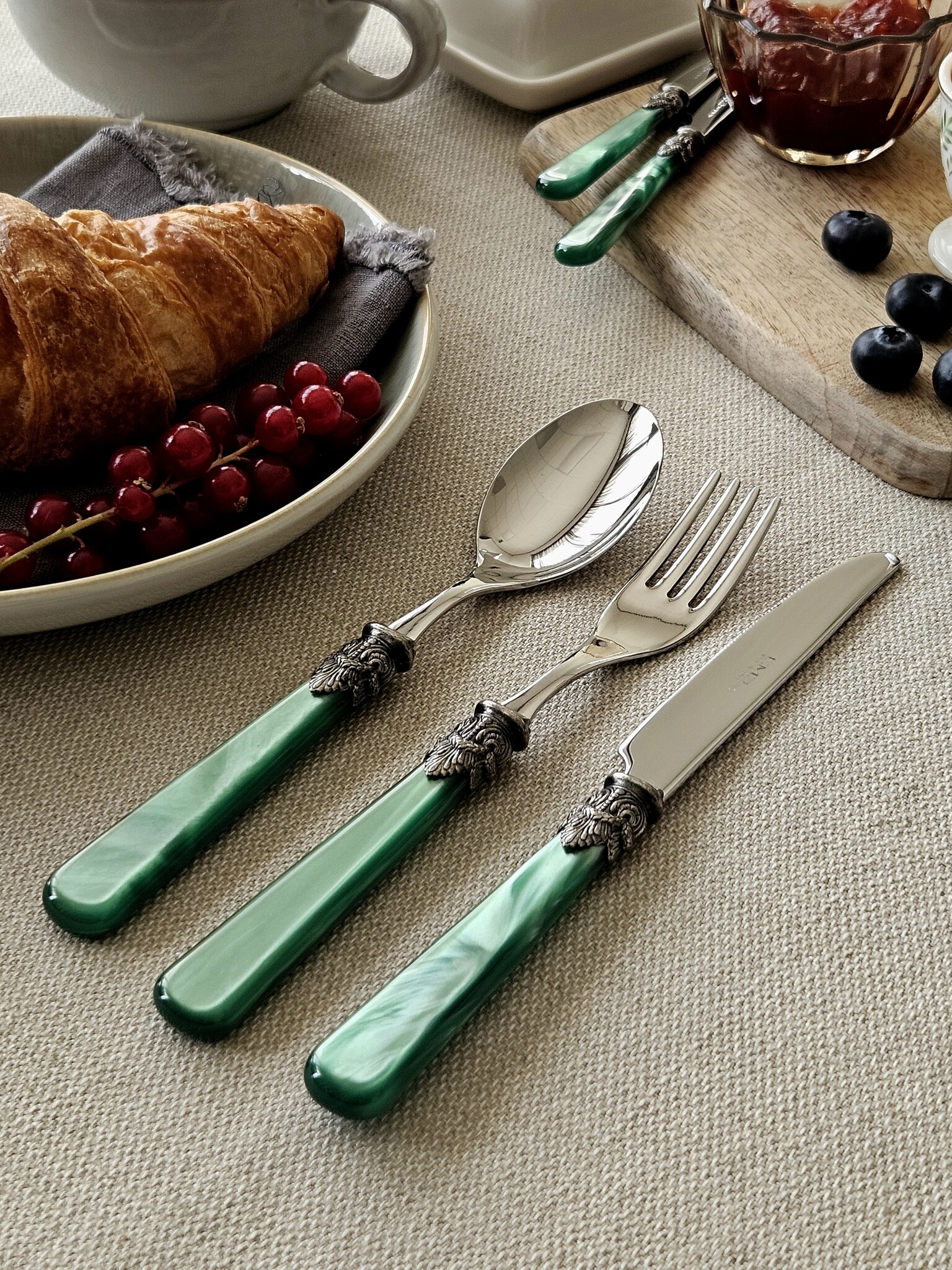 3-teiliges Besteckset, 1 Person, Grün (perlmutt), perfekt als Frühstücksbesteck