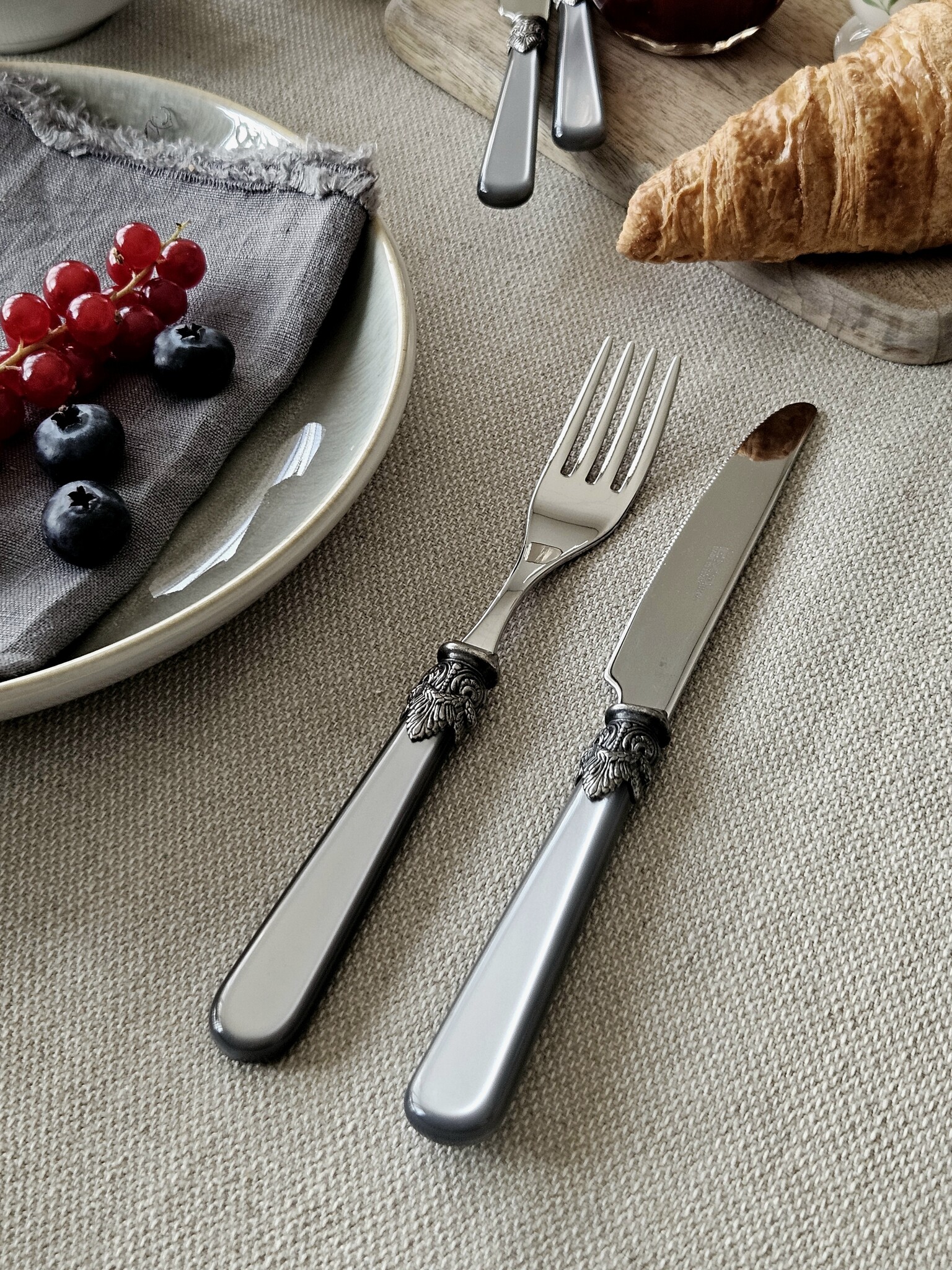Tenedor, Gris (nácar), Desayuno