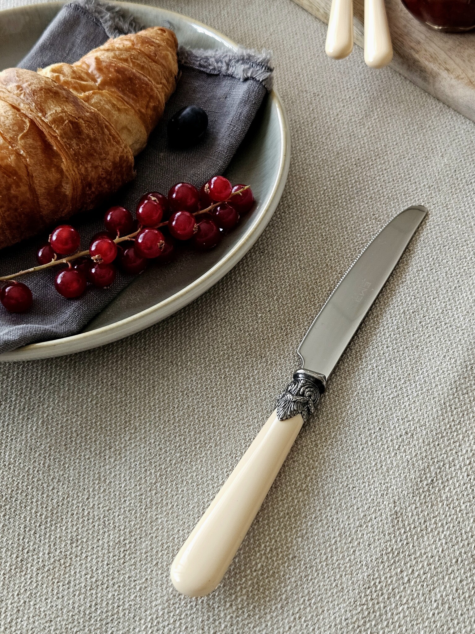 Knife, Ivory (matte), Breakfast