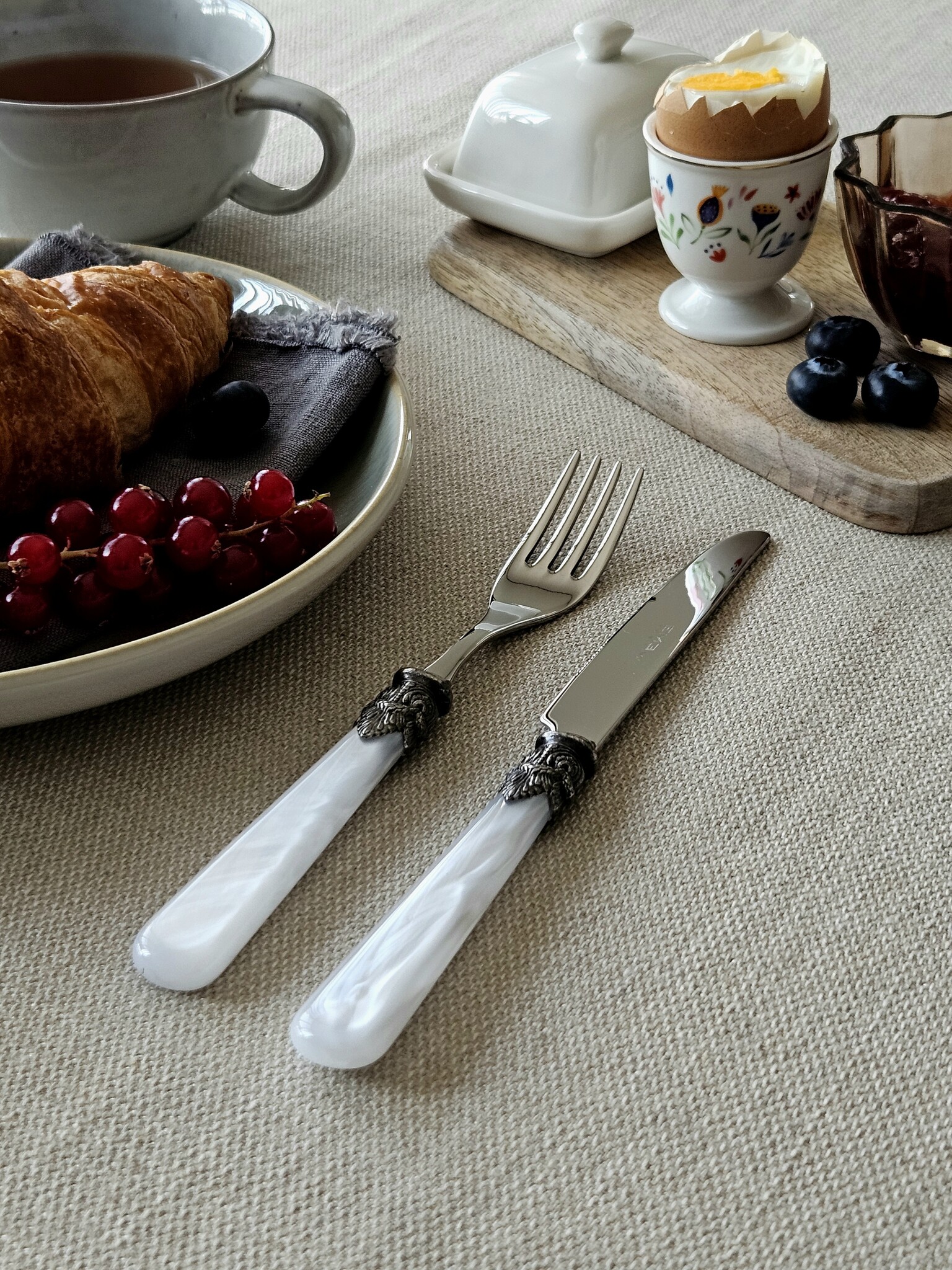 Knife, White (mother-of-pearl sheen), Breakfast