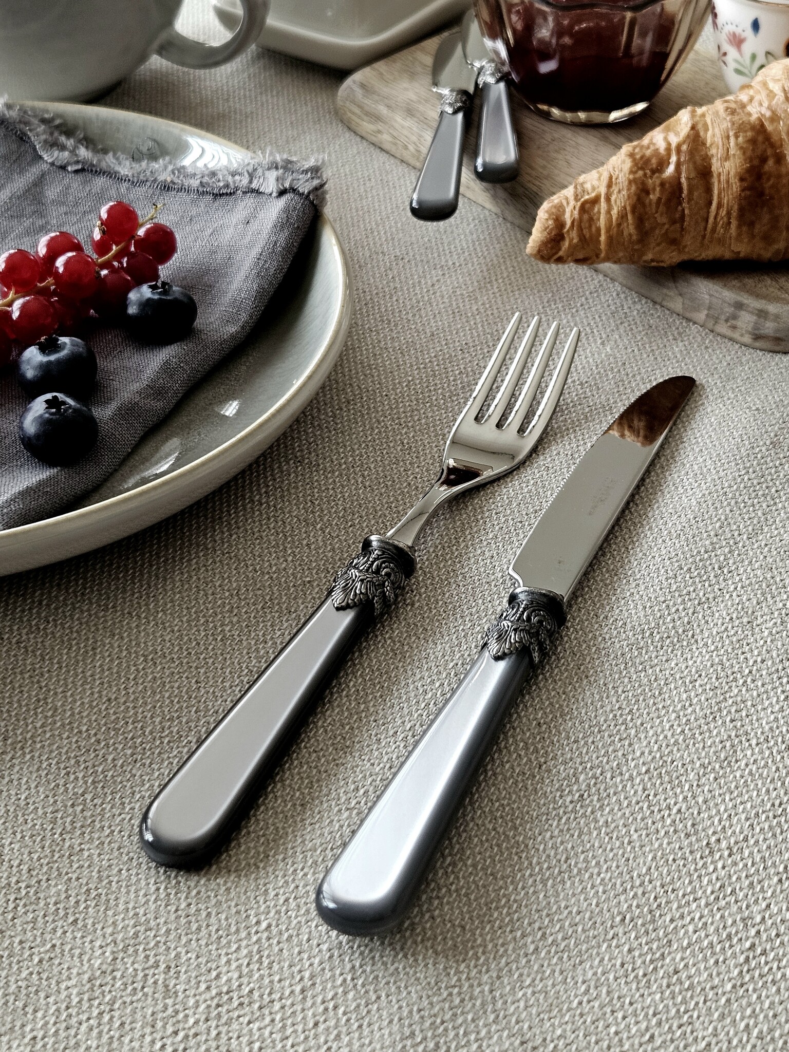 Cuchillo, Gris (nácar), Desayuno