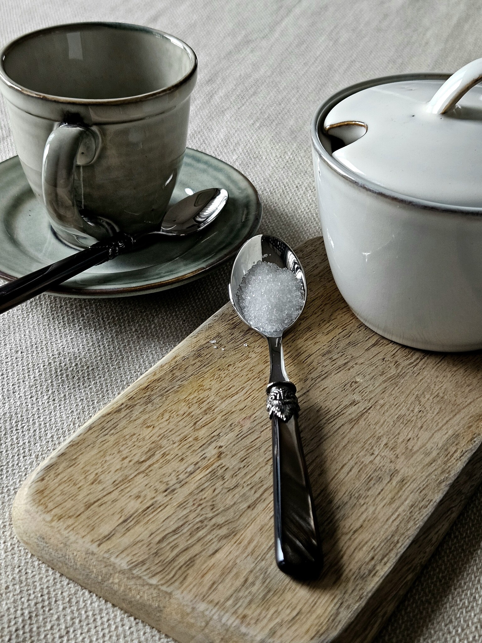 Sugar spoon, Brown (mother-of-pearl sheen)