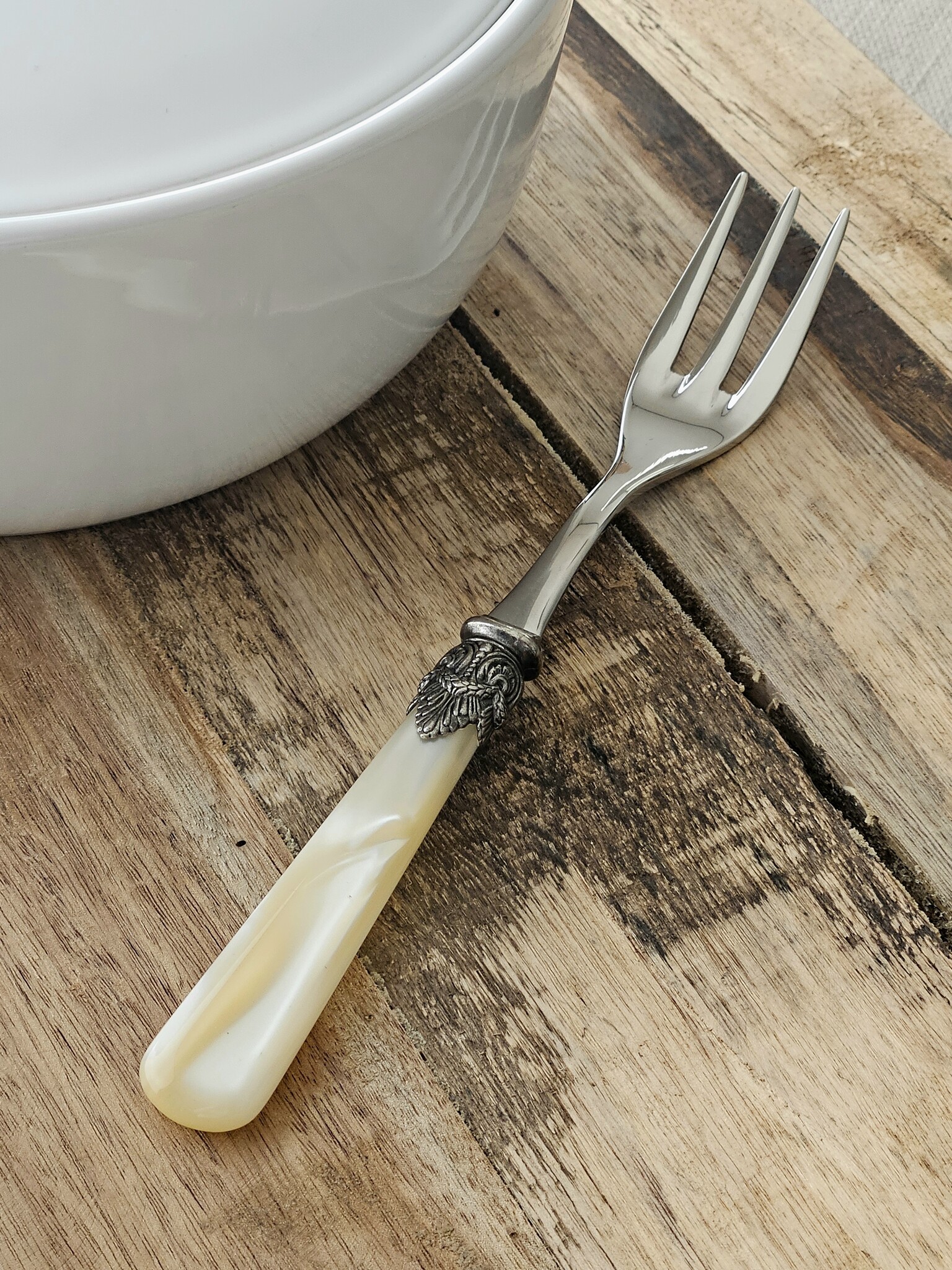 Tenedor para servir, Marfil (nácar)