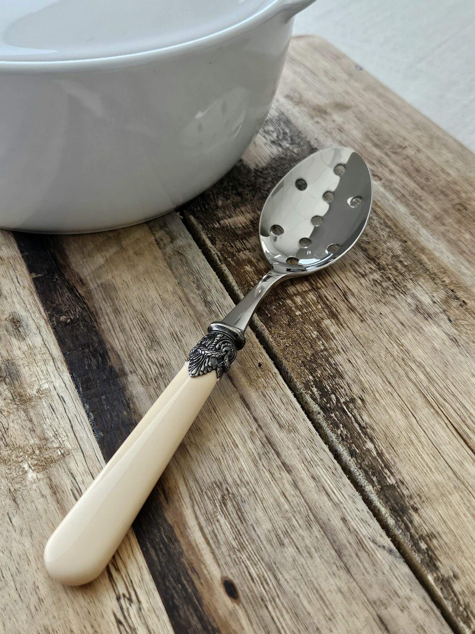 Slotted serving spoon, Ivory (matte)