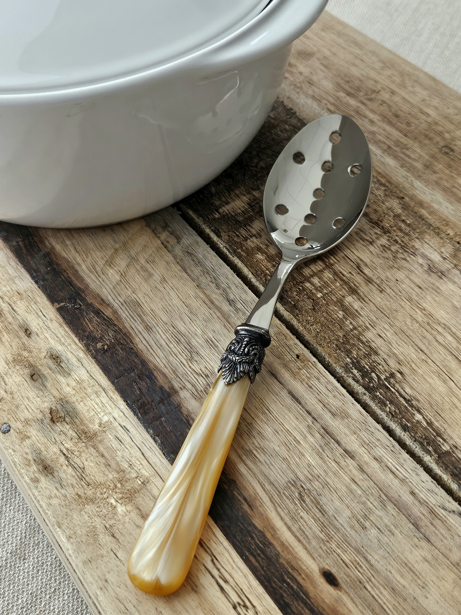 Slotted serving spoon, Honey Gold (mother-of-pearl sheen)