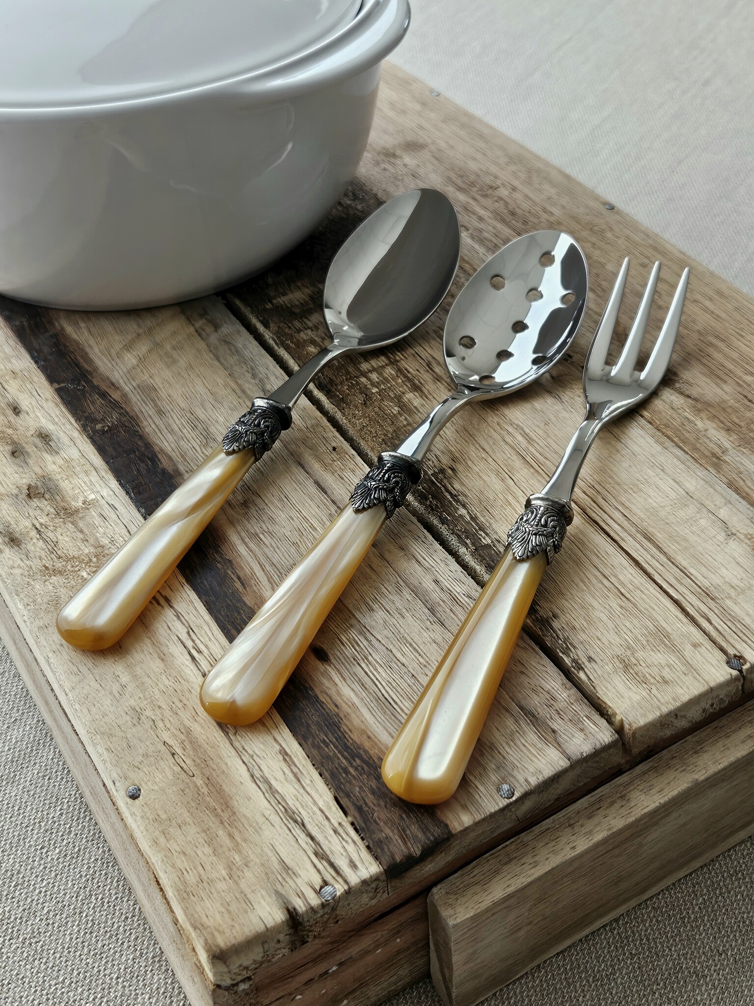 Slotted serving spoon, Honey Gold (mother-of-pearl sheen)