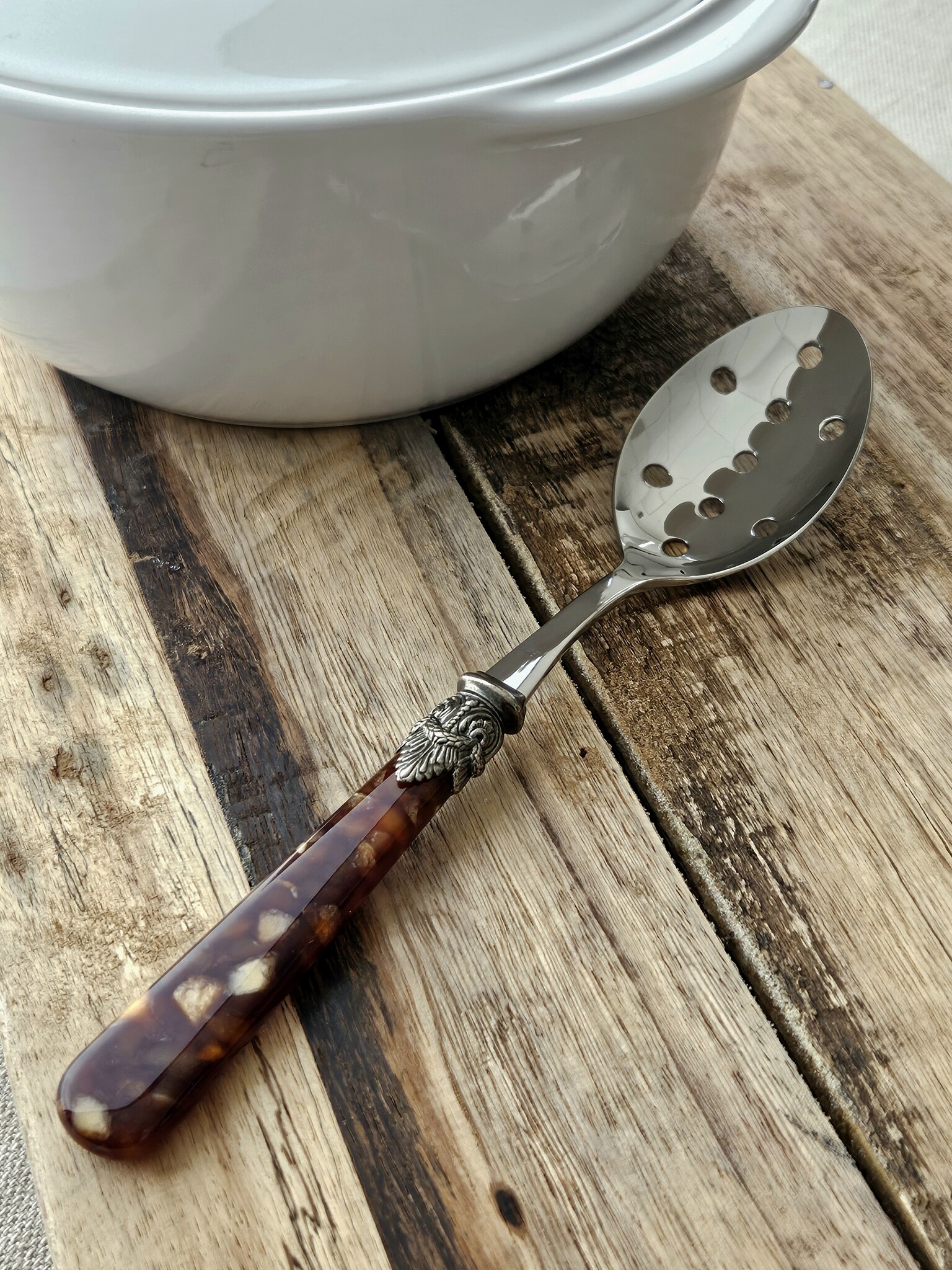 Slotted serving spoon, Brown (turtle motif)