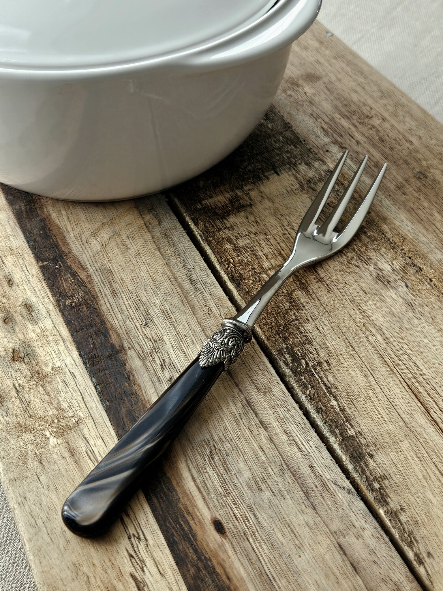 Fourchette de service, Brun (éclat nacré)