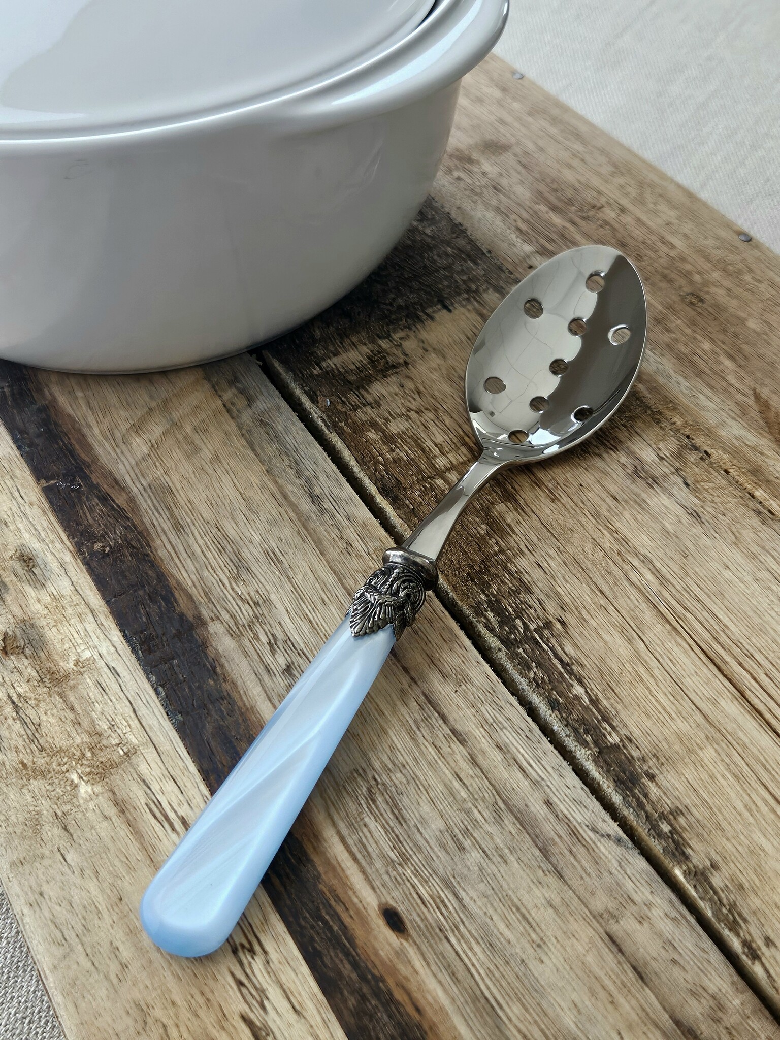 Cuchara ranurada, Azul Claro (nácar)