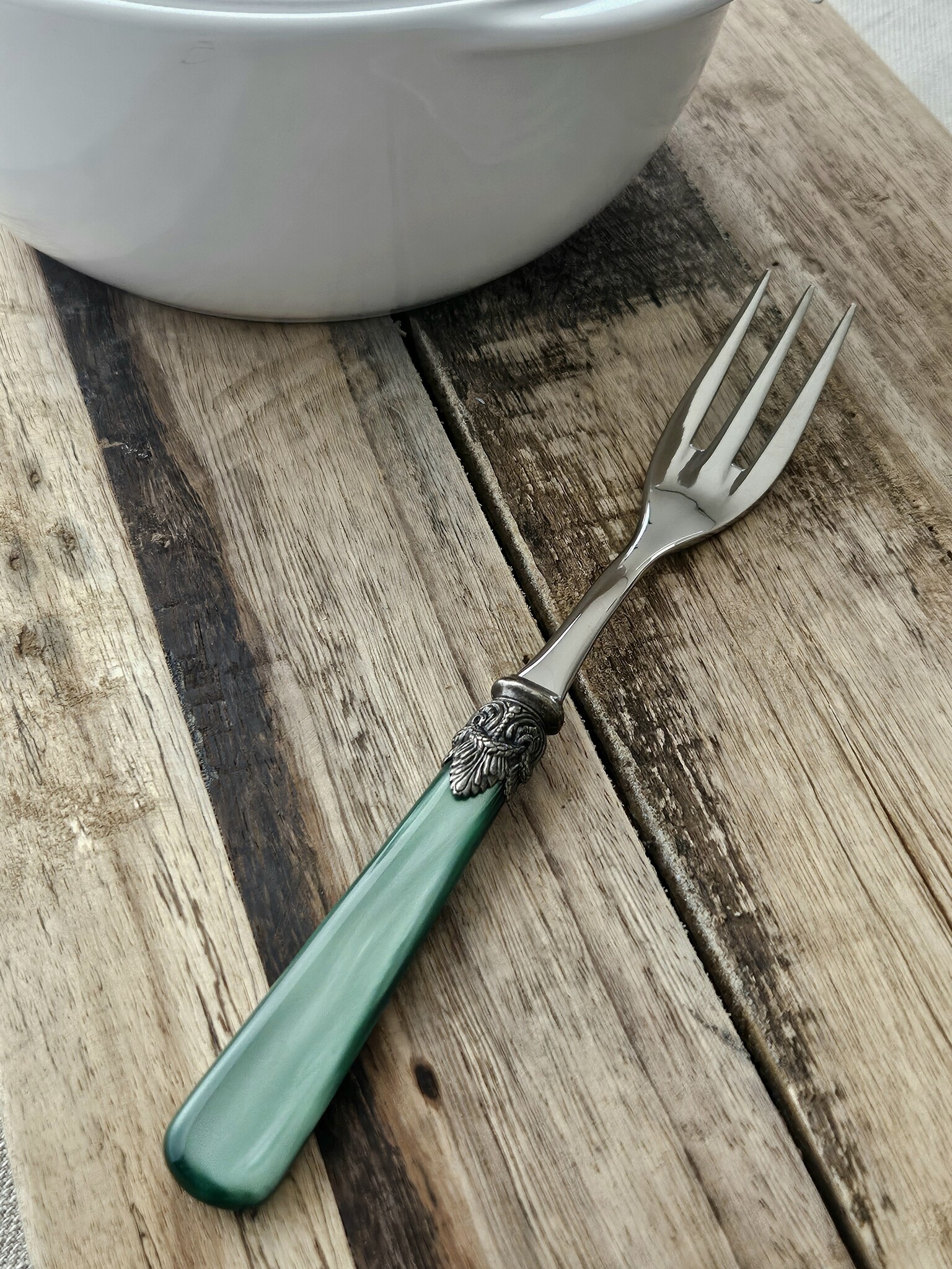 Serving fork, Green (mother-of-pearl)