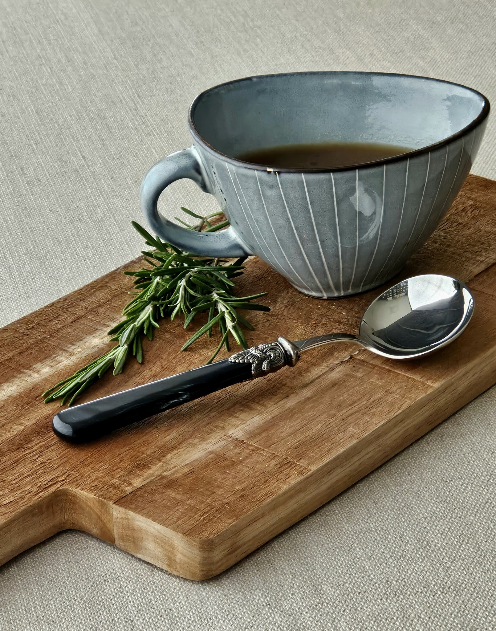 Gravy ladle, Black (mother-of-pearl)
