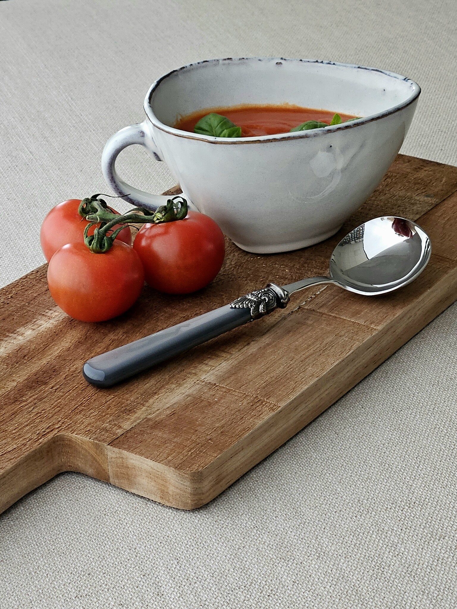 Gravy ladle, Gray (mother-of-pearl sheen)