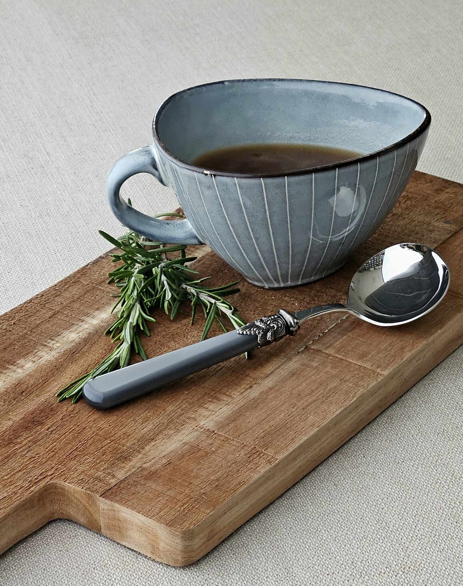 Gravy ladle, Gray (mother-of-pearl sheen)