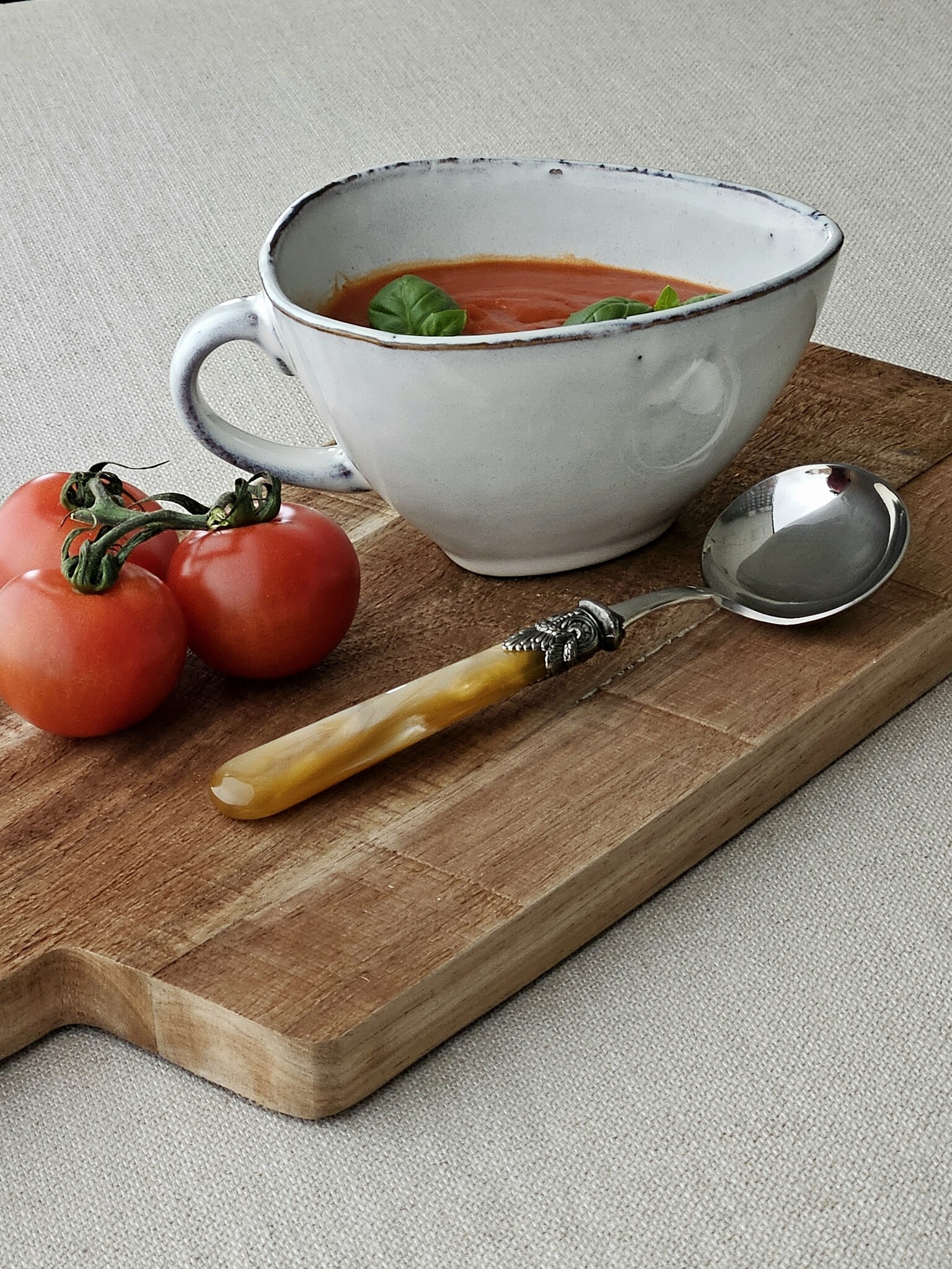 Gravy ladle, Honey Gold (mother-of-pearl sheen)