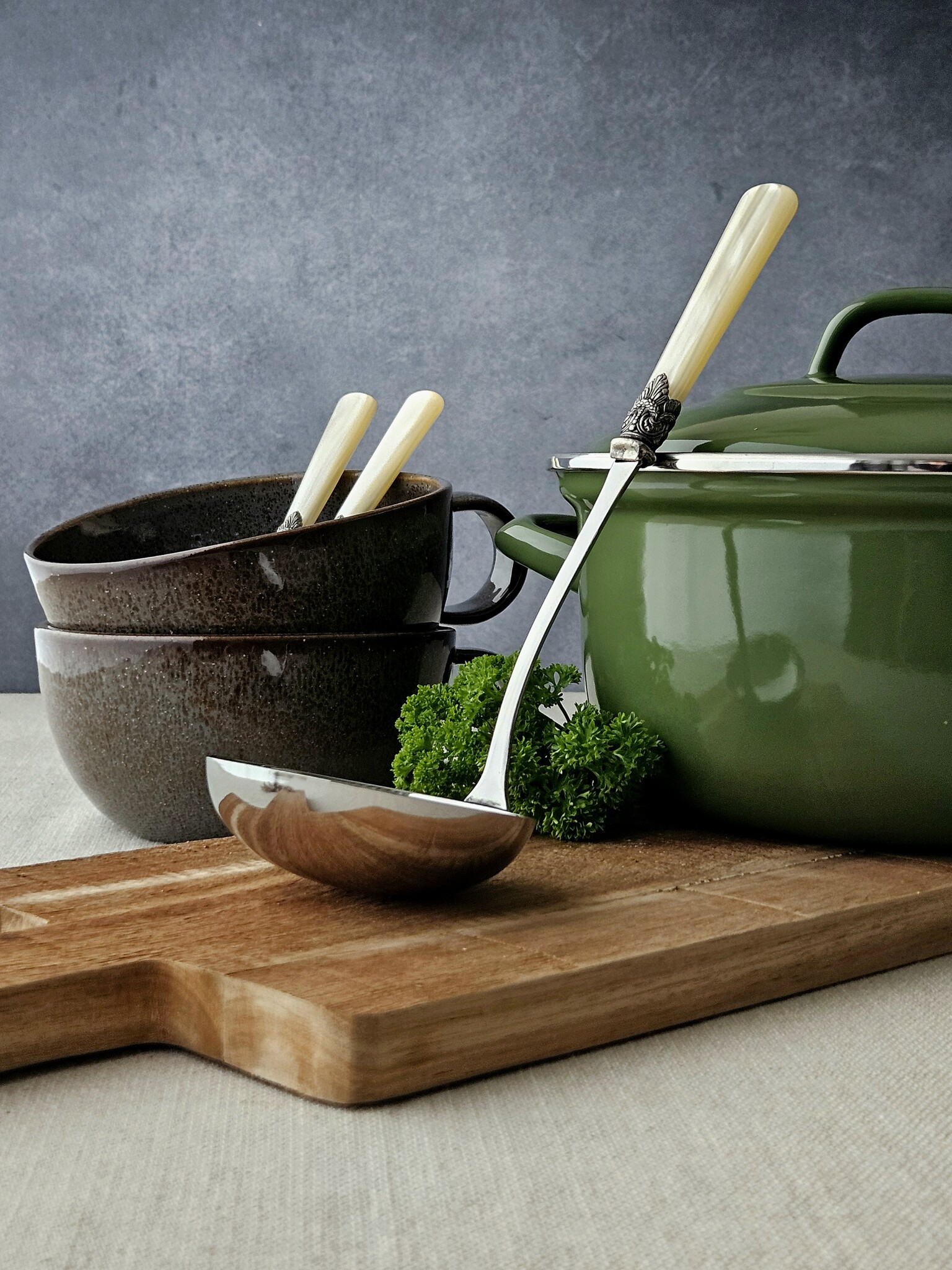 Soup ladle, Ivory (mother-of-pearl sheen)