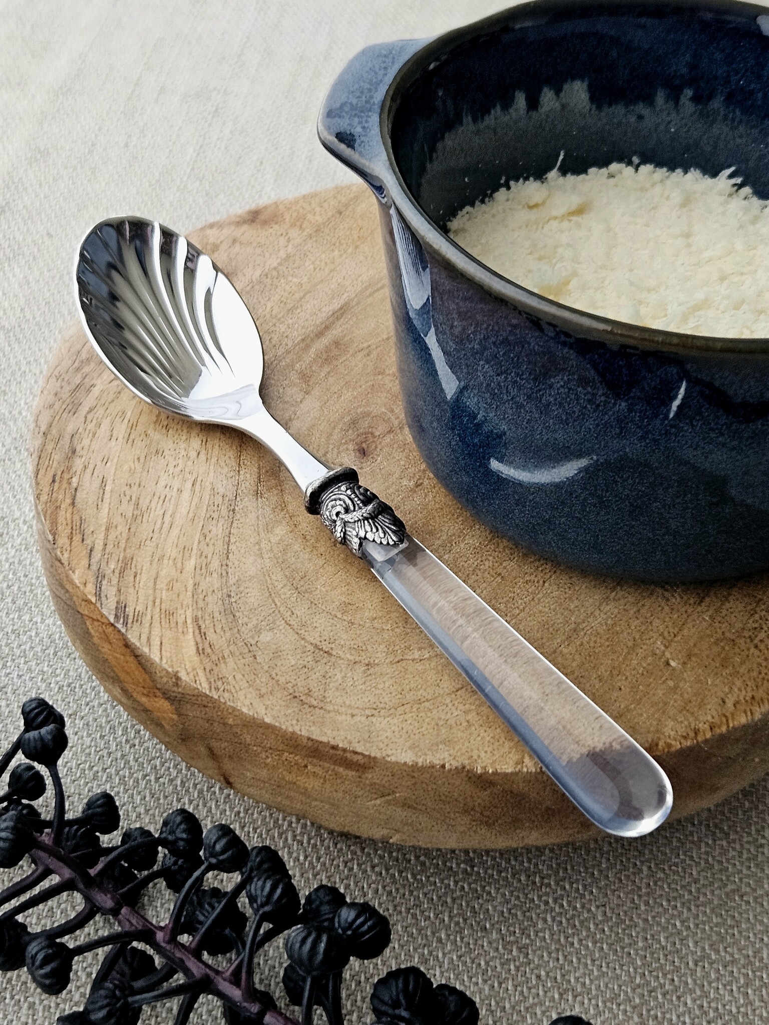 Cuillère à fromage, Transparent