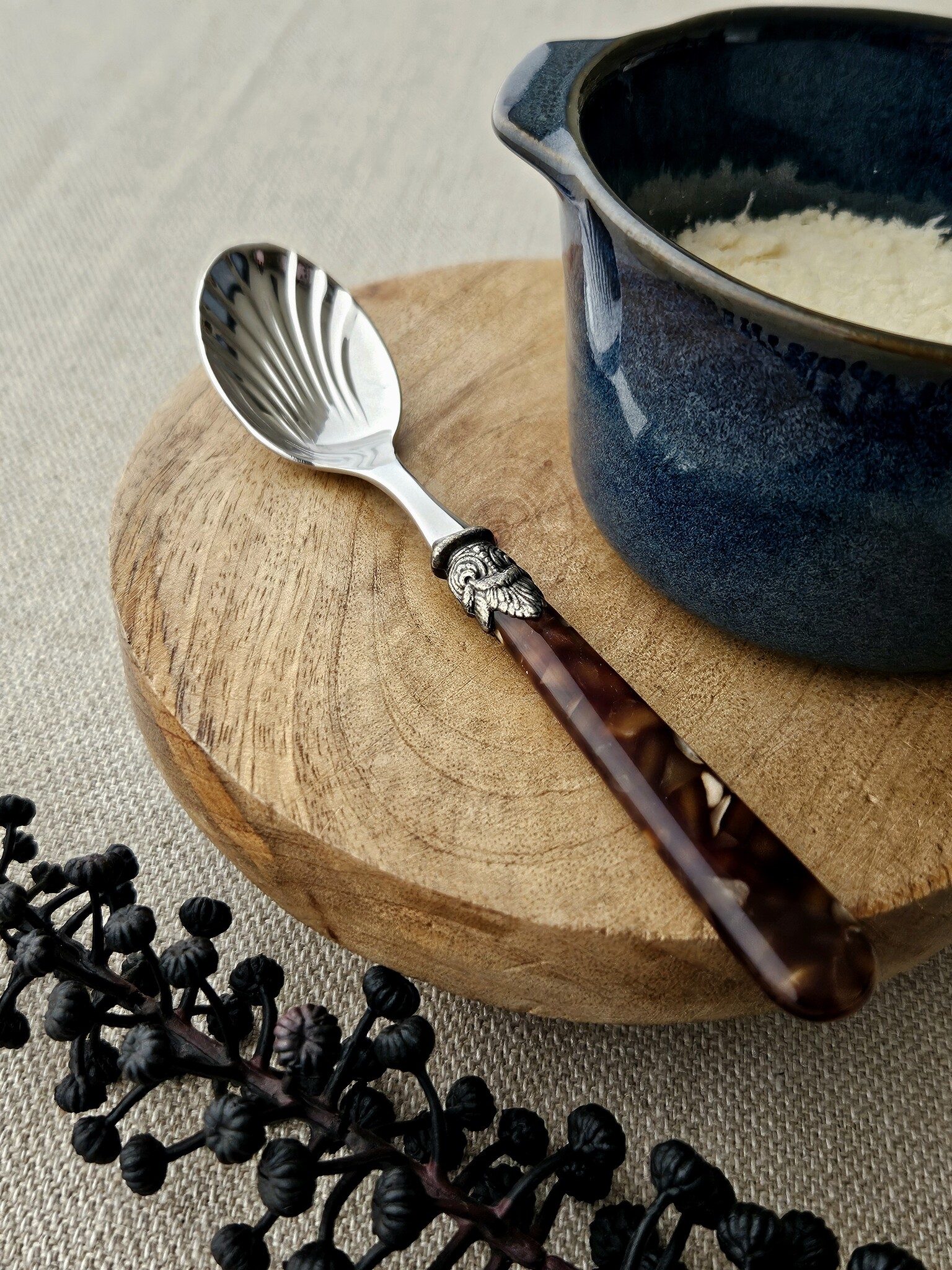 Cheese spoon, Brown (turtle motif)