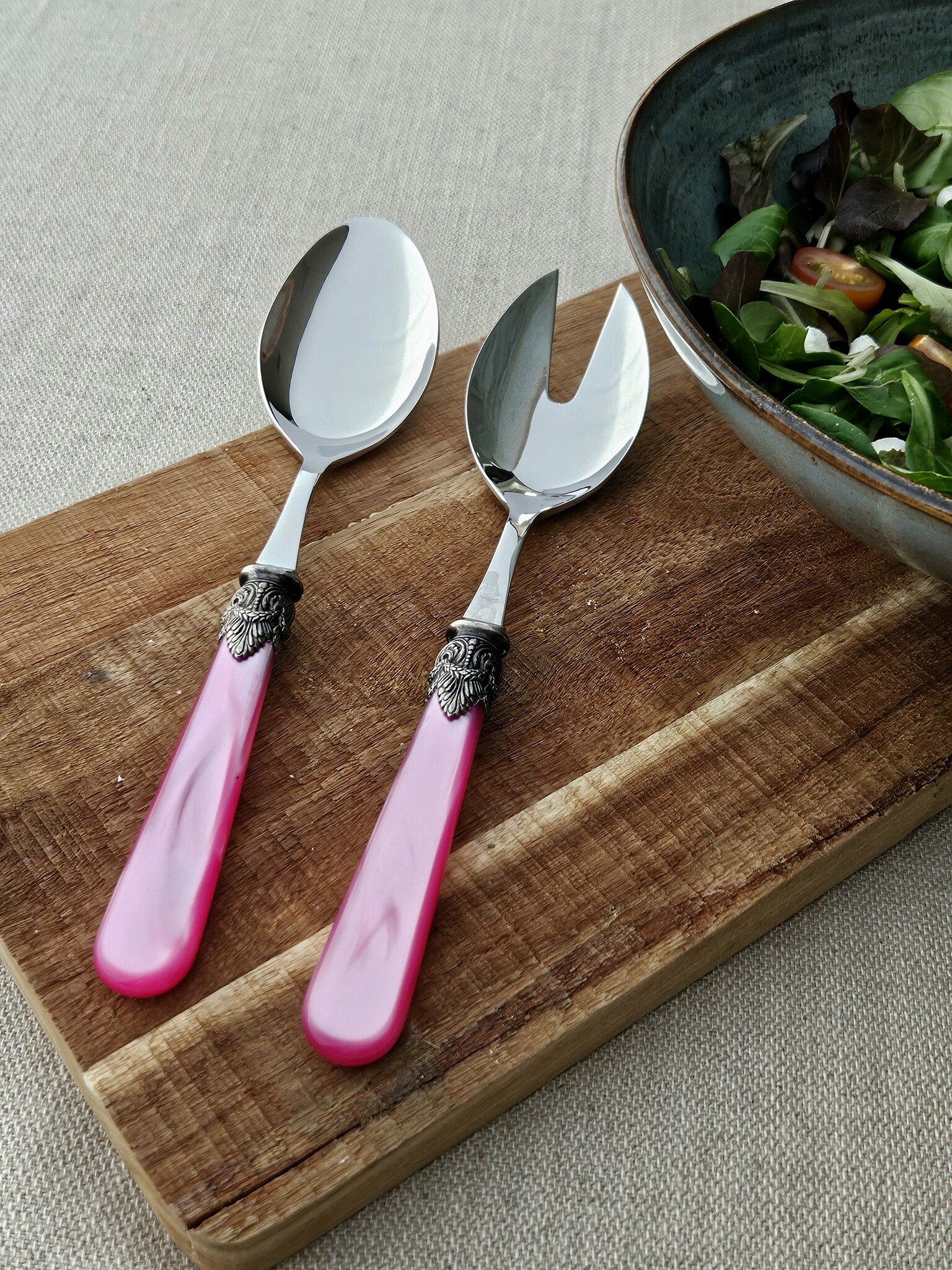 Salad servers, Fuchsia (mother-of-pearl)