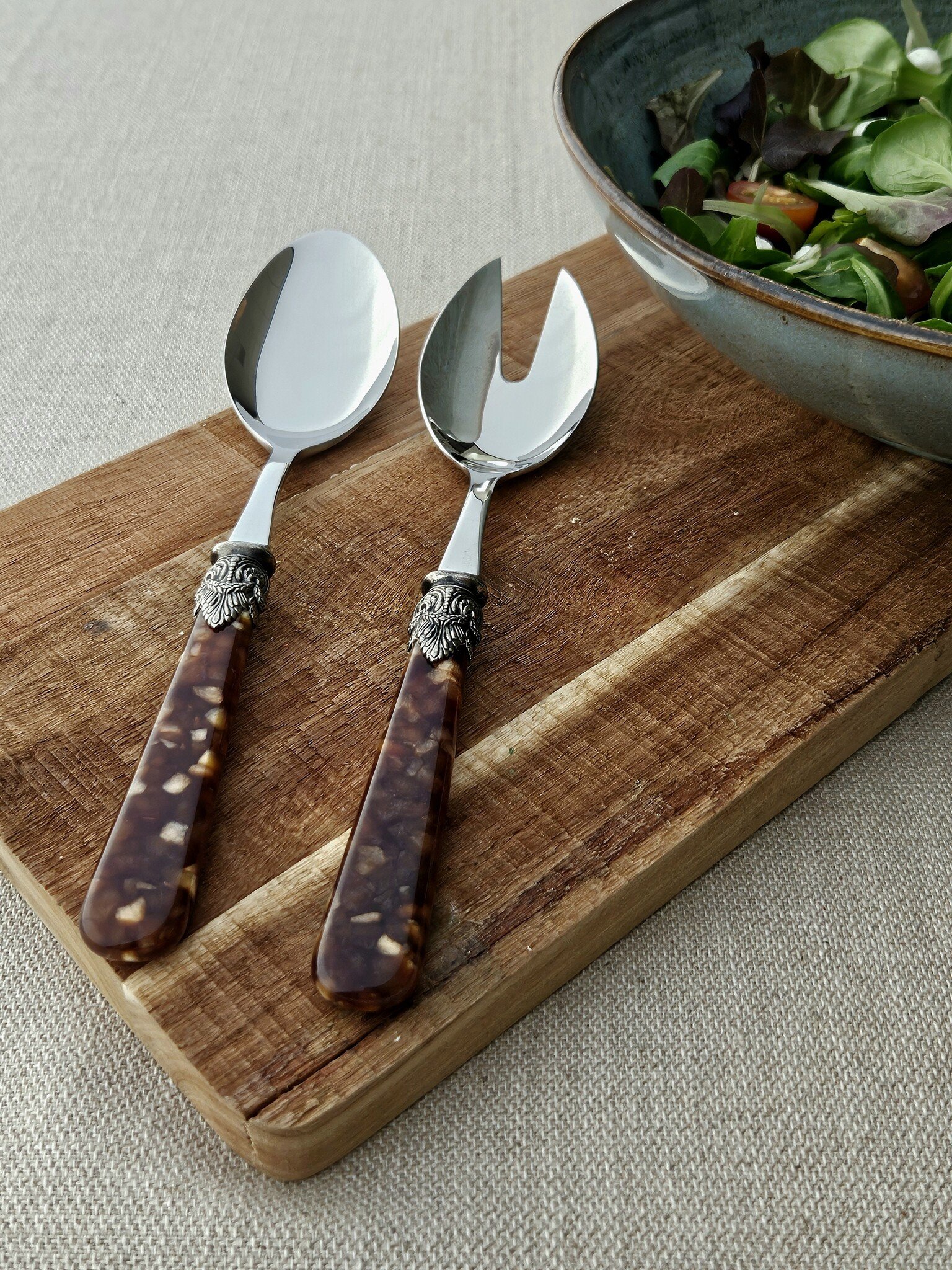 Salad servers, Brown (turtle motif)