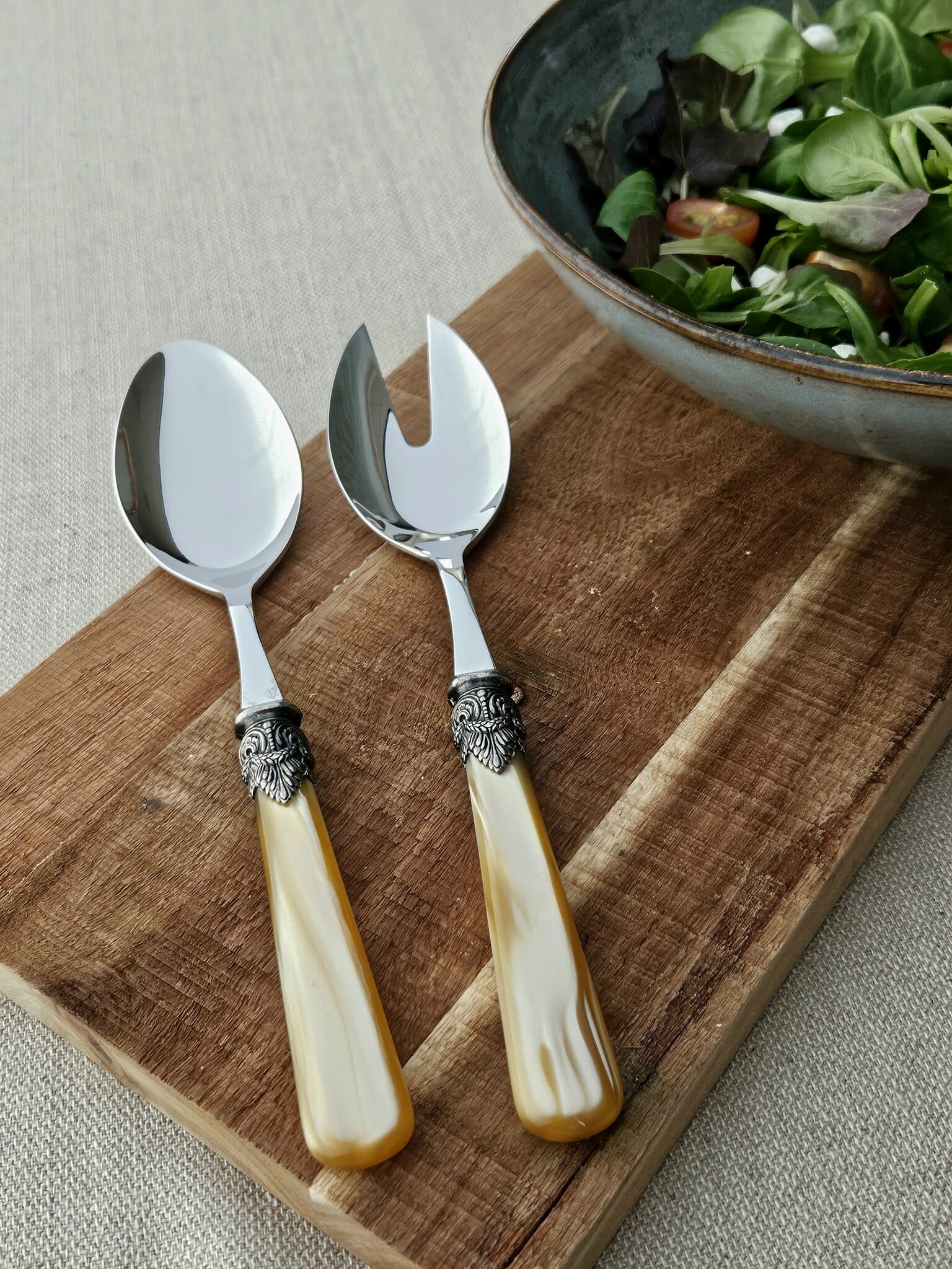 Salad servers, Honey Gold (mother-of-pearl)