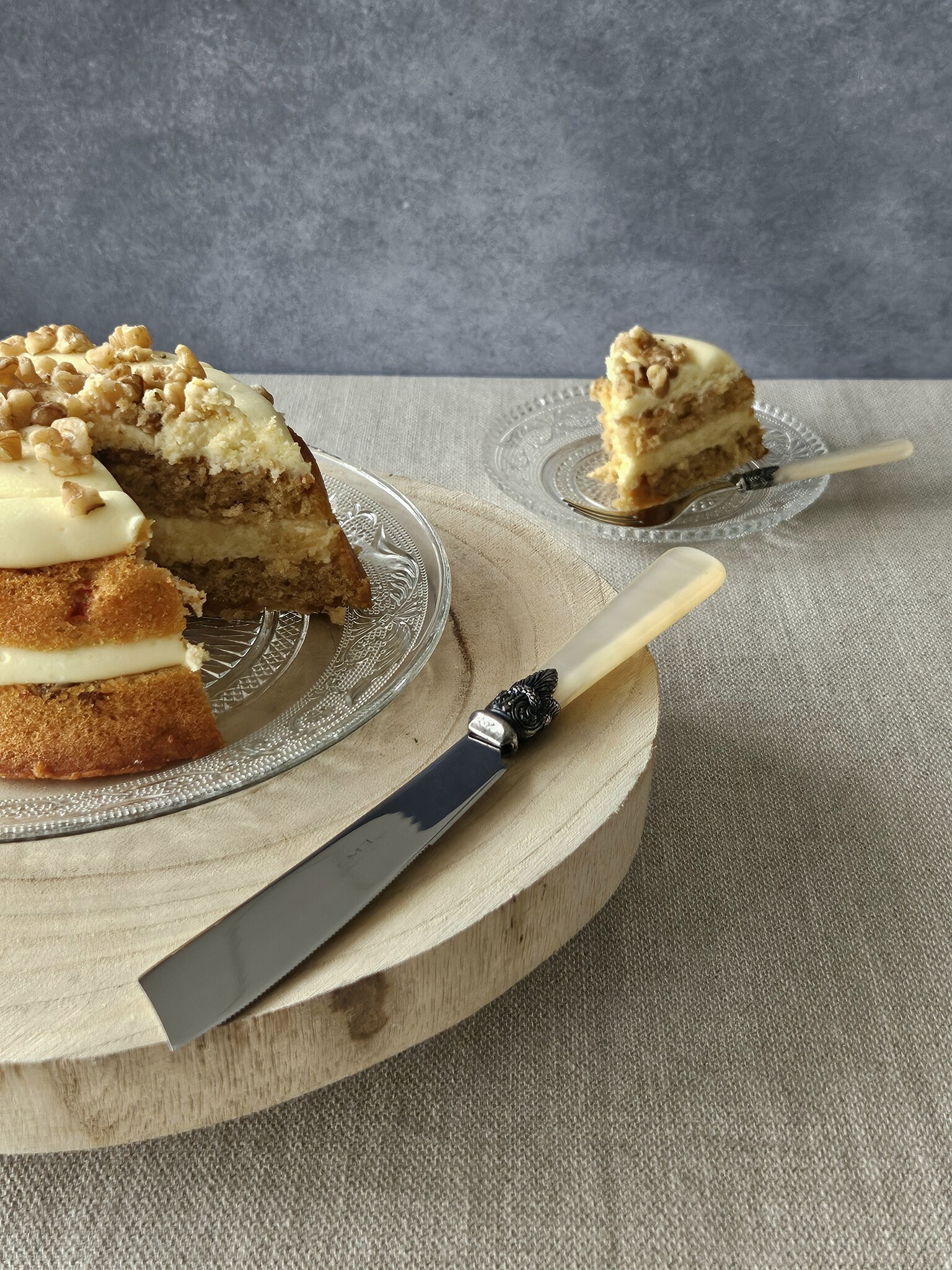 Cake knife, Ivory (mother-of-pearl)