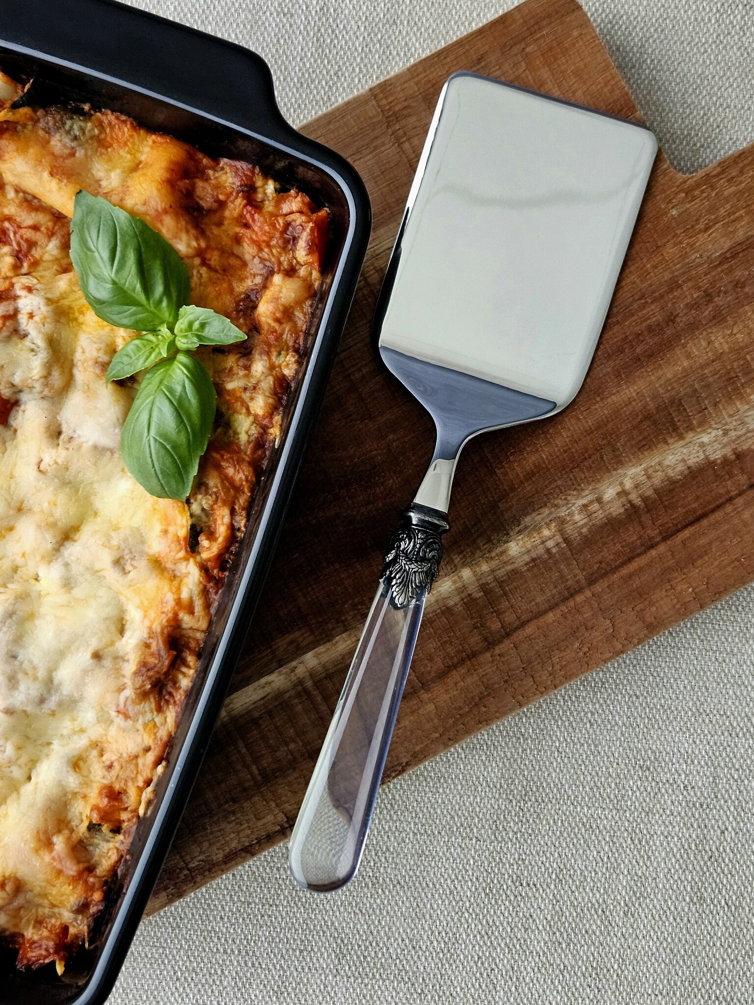 Pelle à lasagne, Transparent