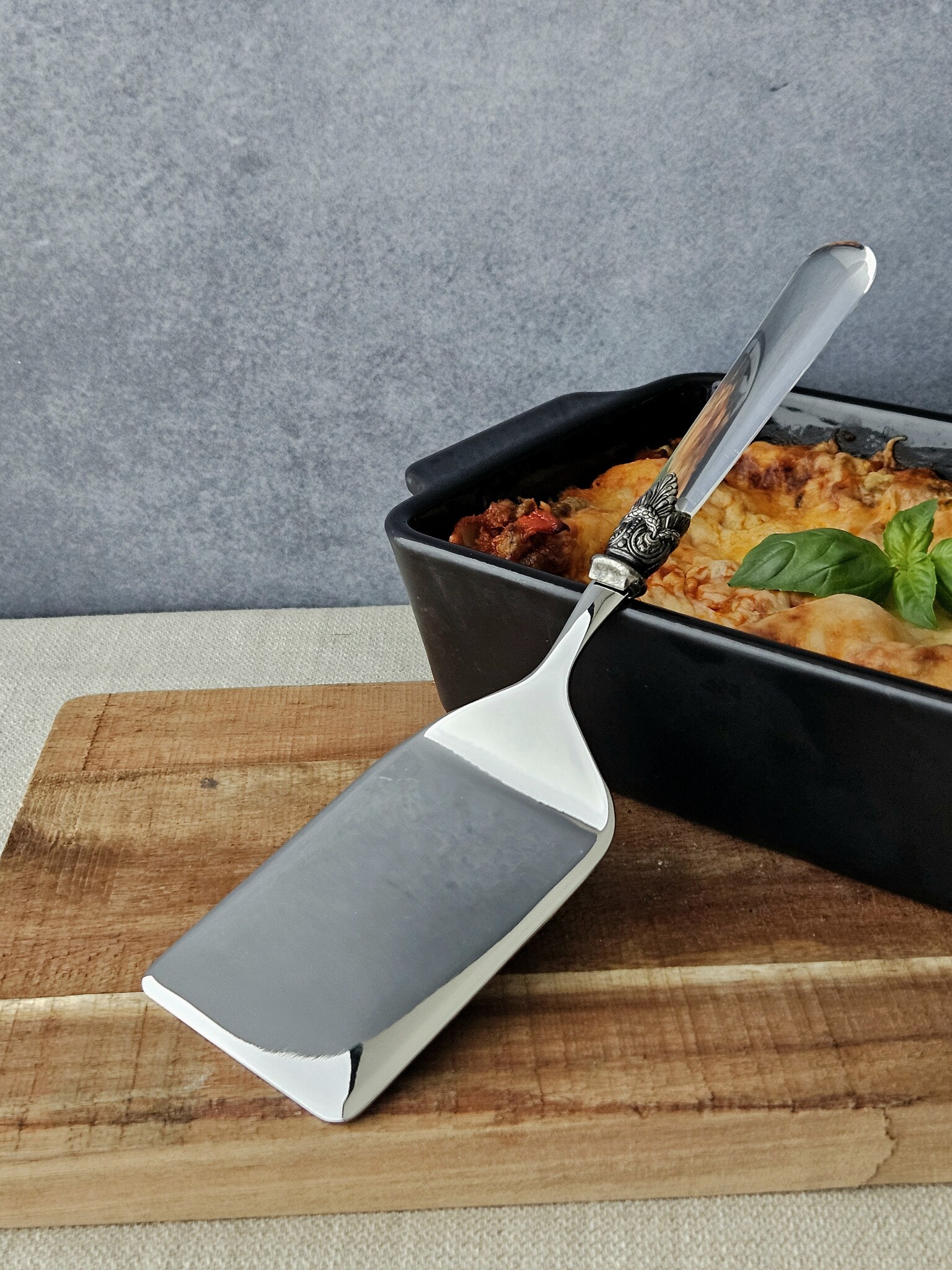 Pelle à lasagne, Transparent