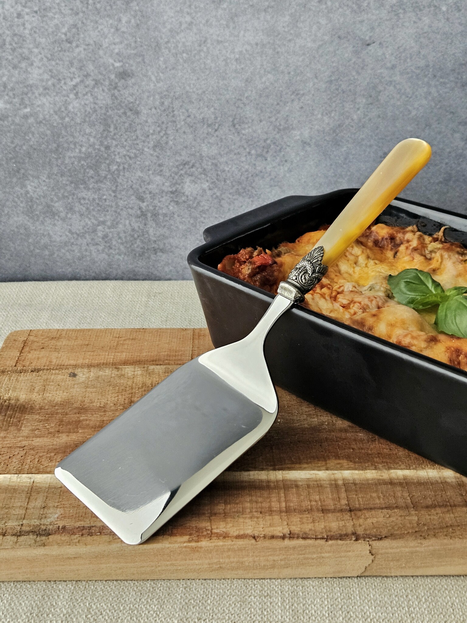 Lasagne server, Honey Gold (mother-of-pearl)