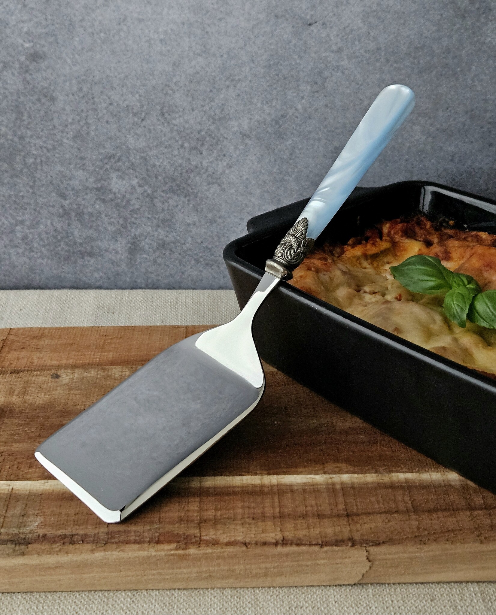 Lasagne server, Light Blue (mother-of-pearl)