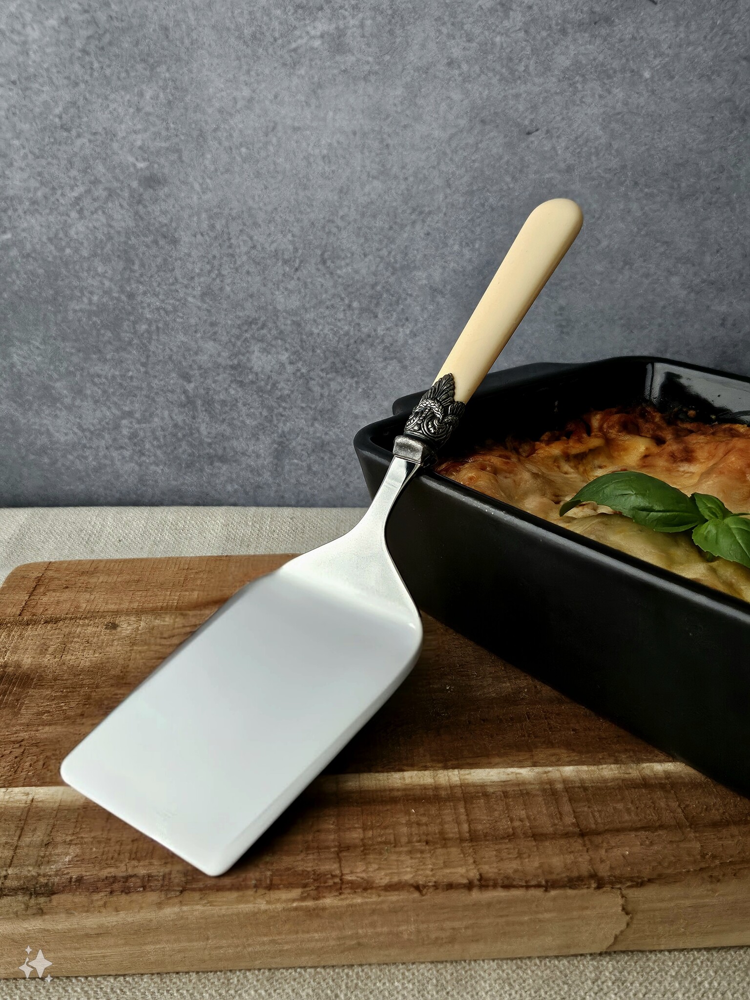 Lasagne server, Ivory (matte)