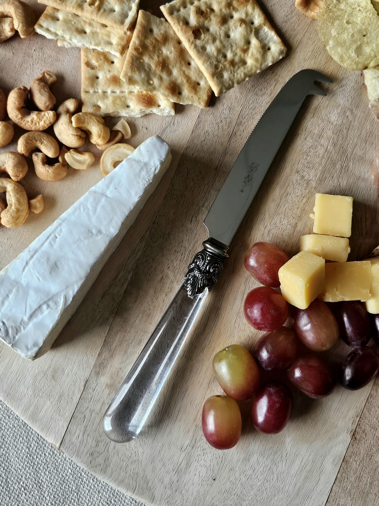 Couteau à fromage, Transparent