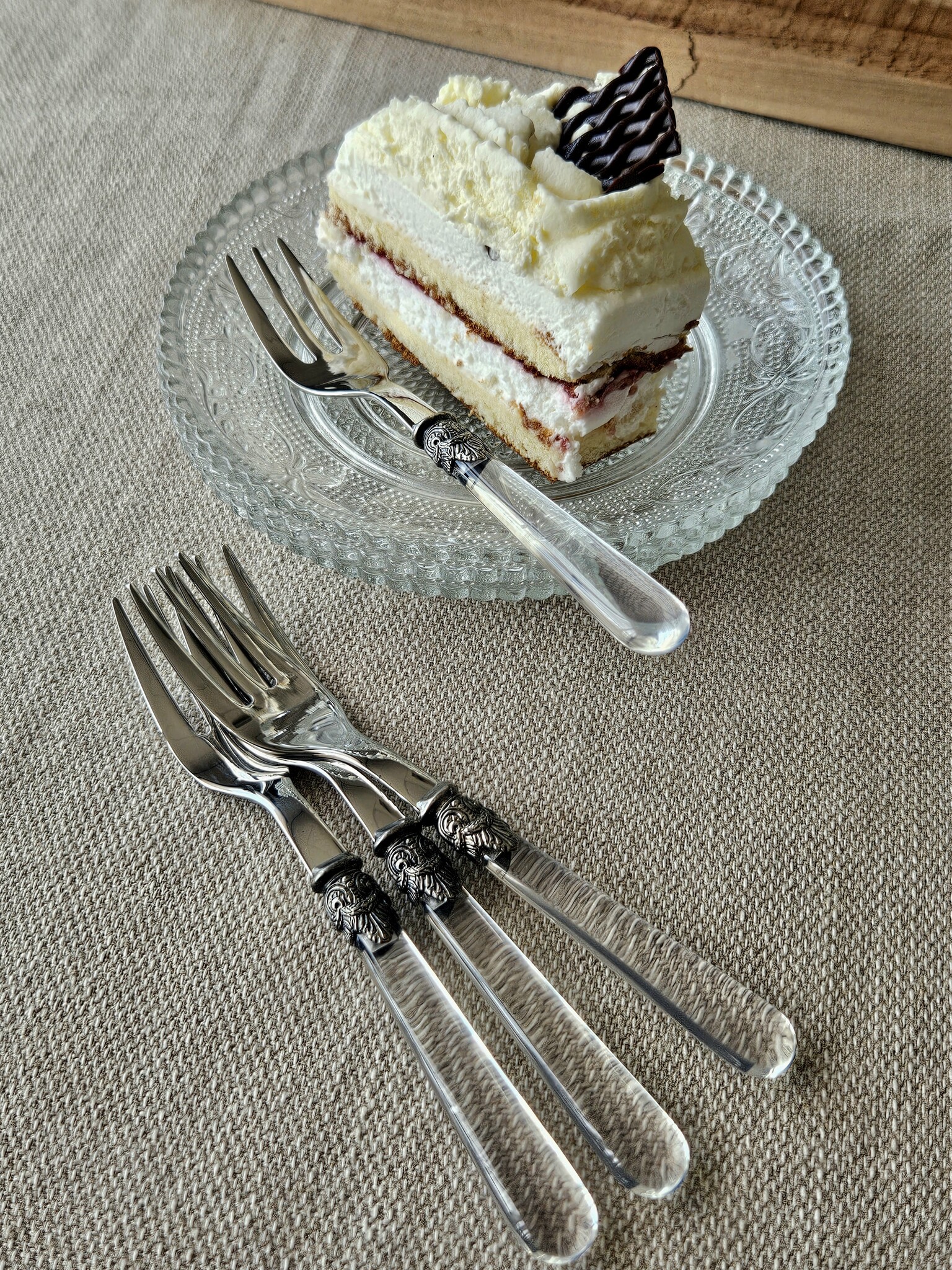Cake fork, Transparent