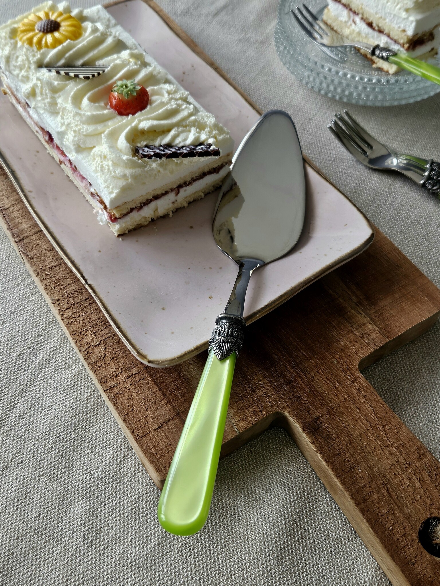 Pelle à gâteau, Vert Clair (éclat nacré)