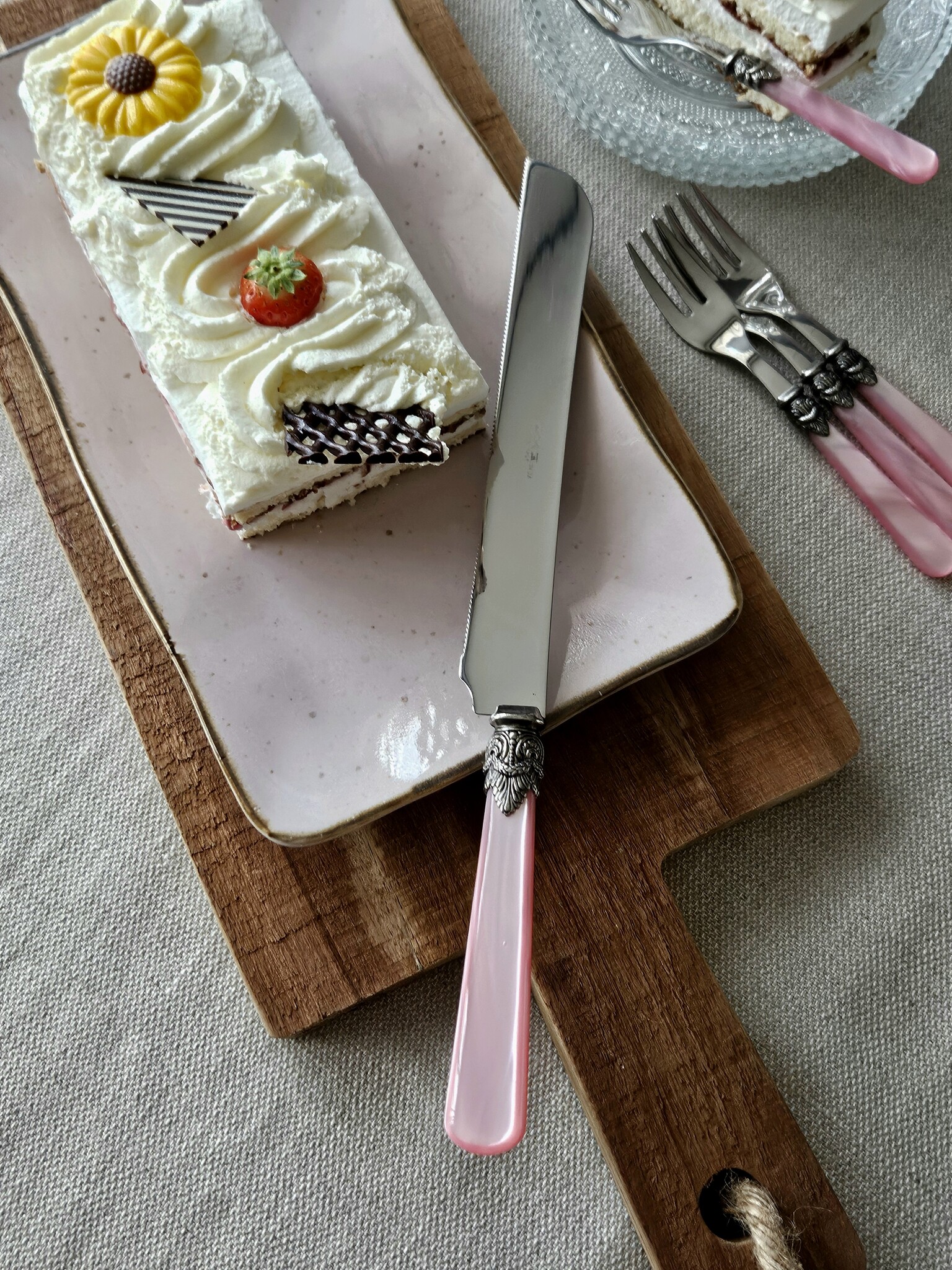 Couteau pain / Couteau à tarte, avec un manche Rose (nacré)